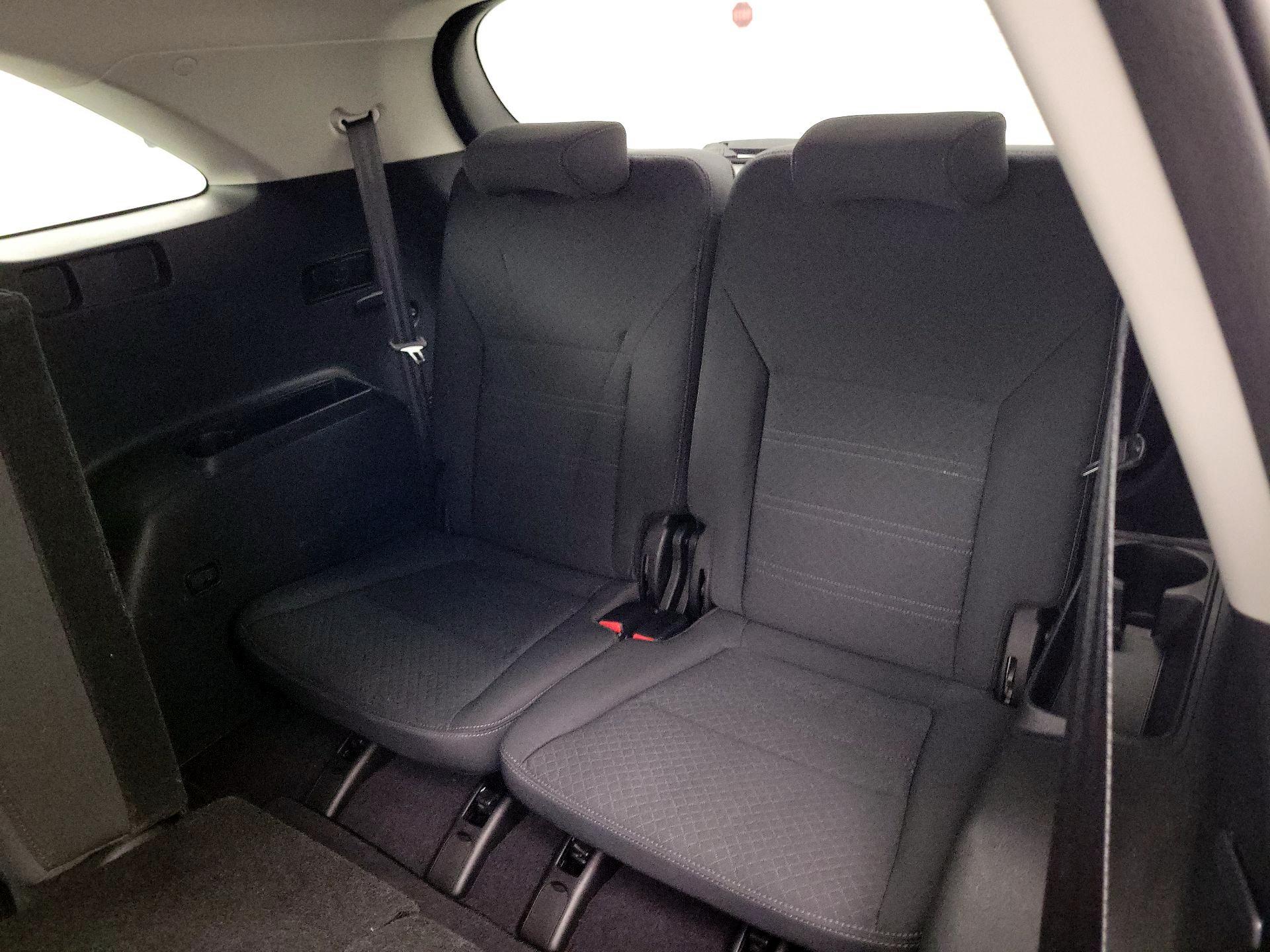 Thumbnail: 2019 Kia Sorento - 17