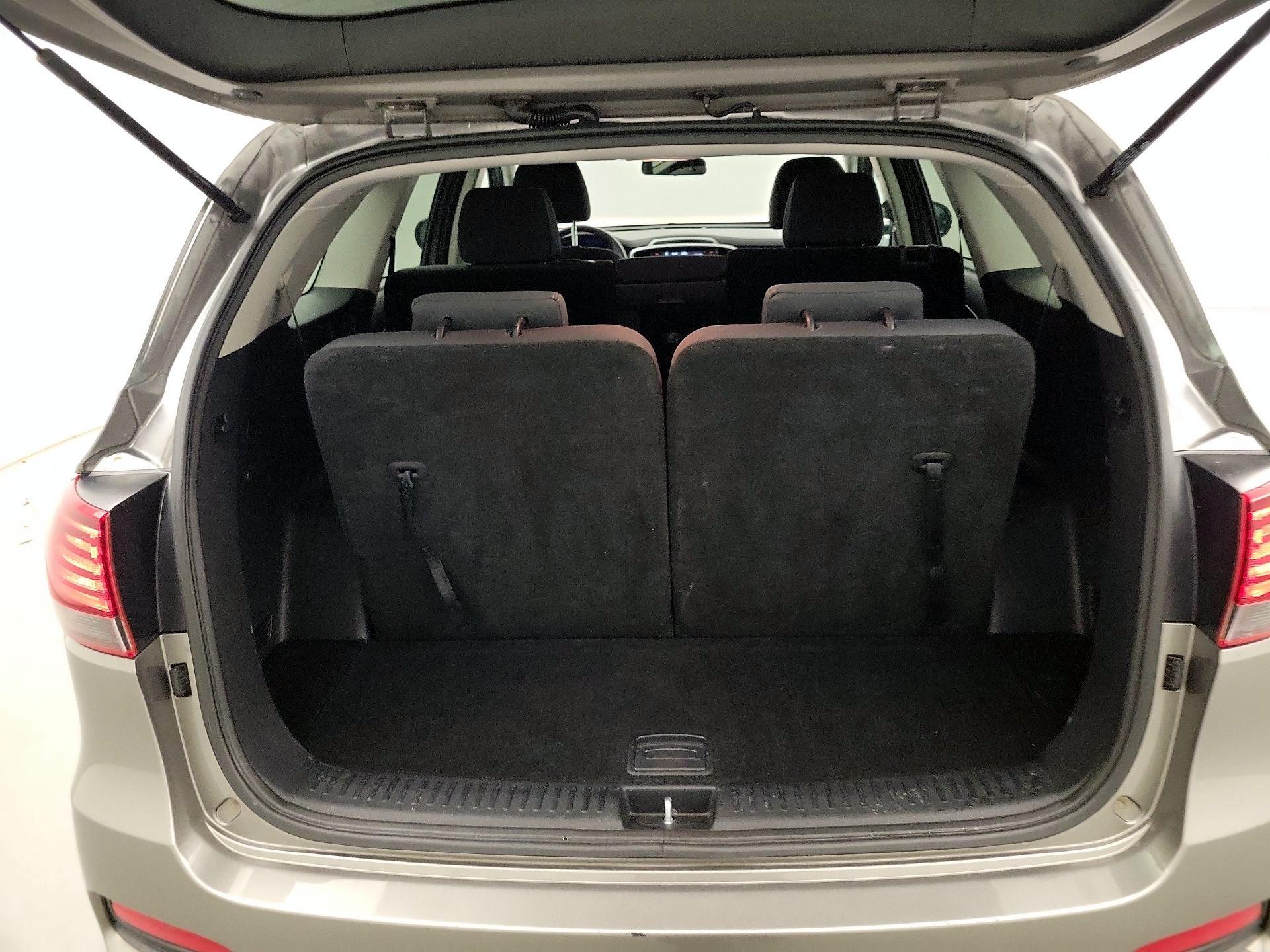 Thumbnail: 2019 Kia Sorento - 18