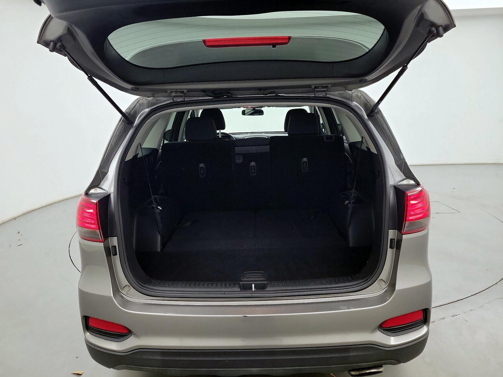 Thumbnail: 2019 Kia Sorento - 19