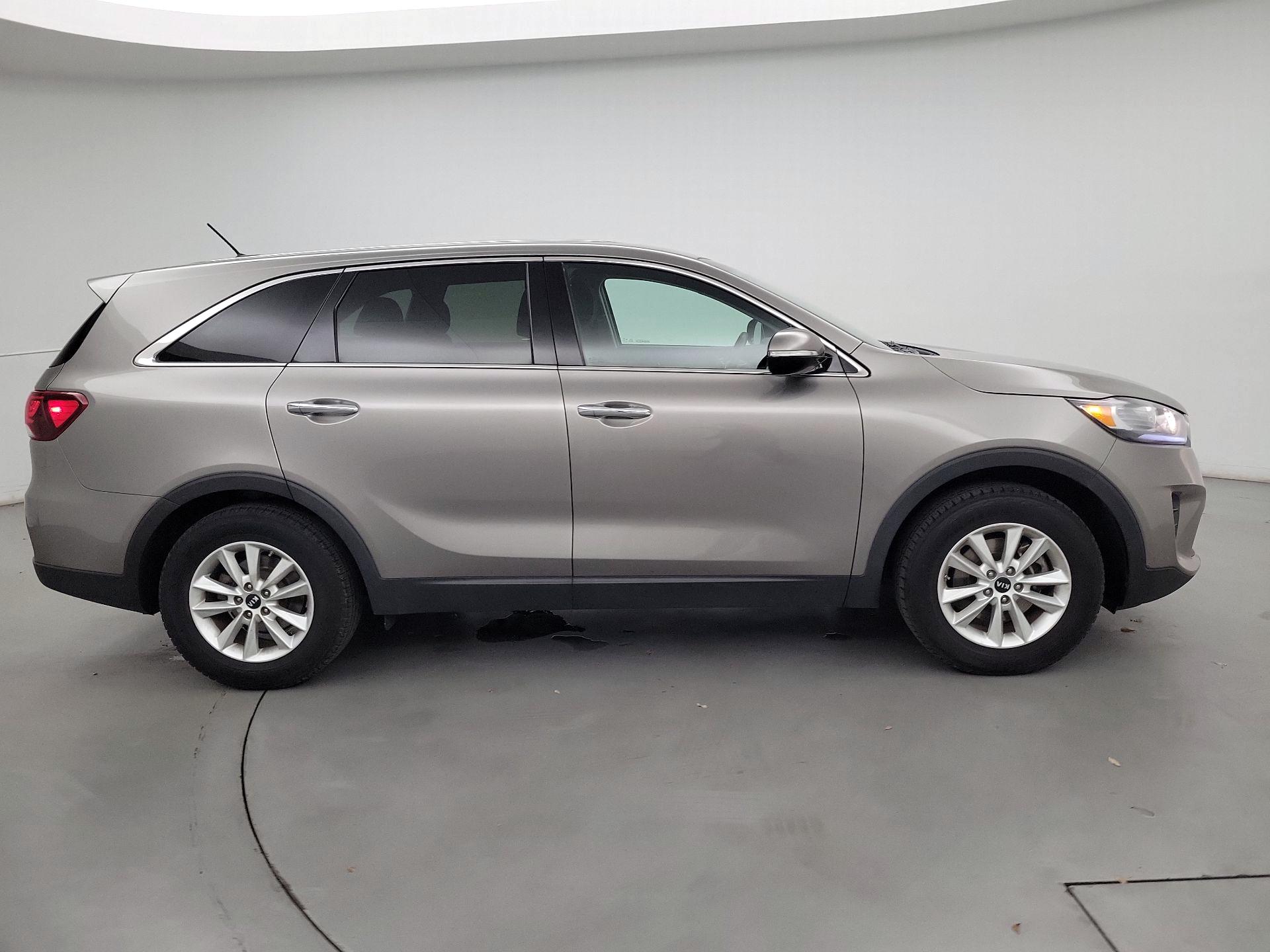 Thumbnail: 2019 Kia Sorento - 4