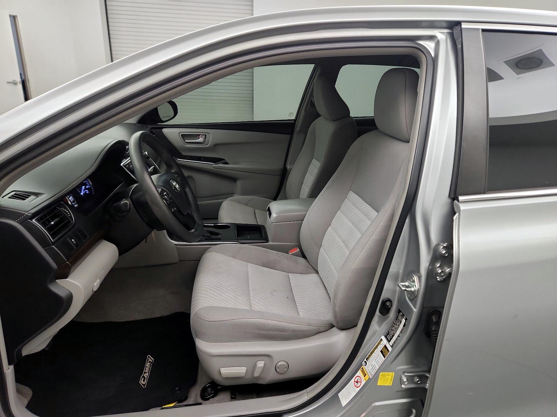 Thumbnail: 2016 Toyota Camry - 9