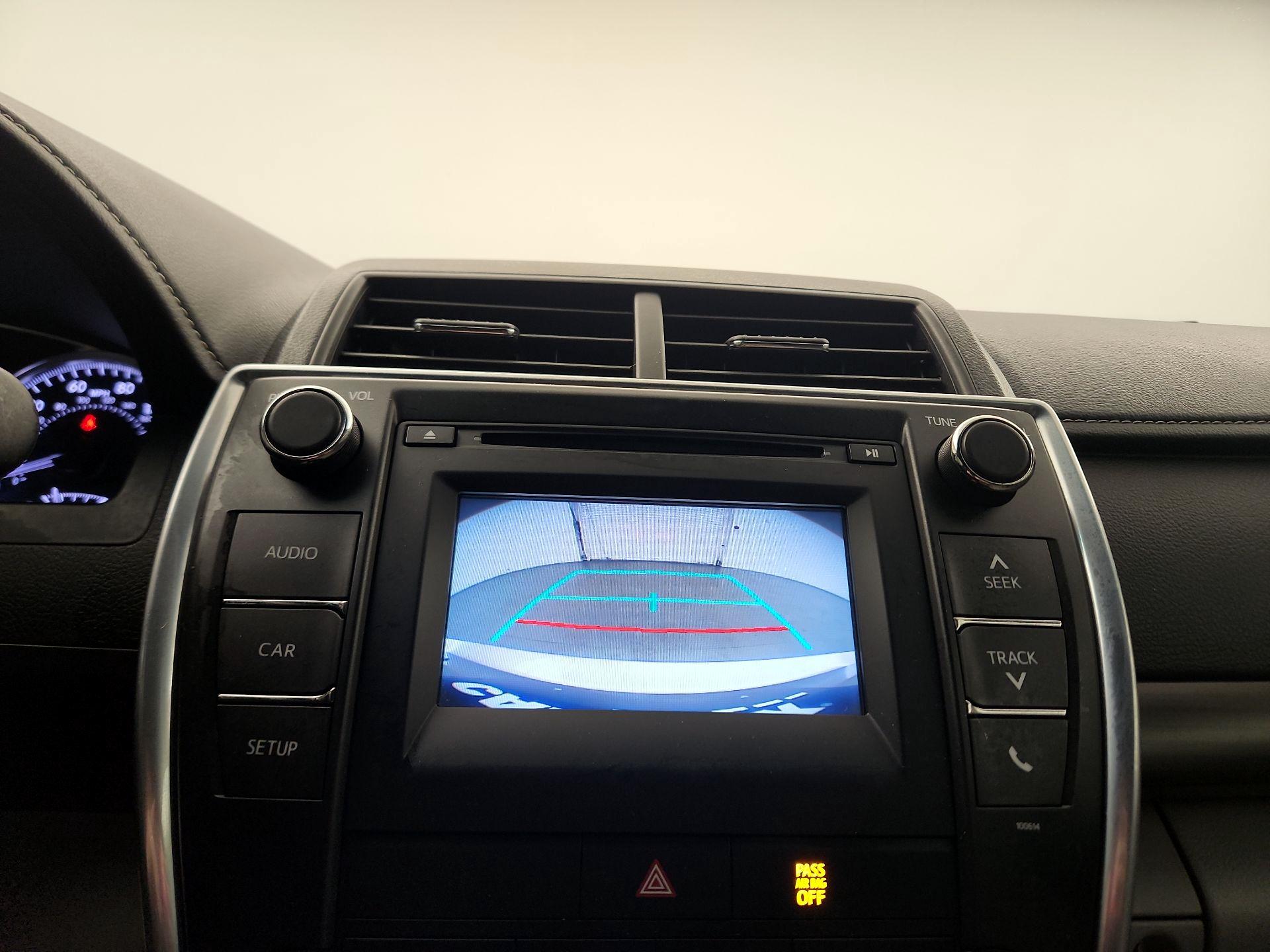 Thumbnail: 2016 Toyota Camry - 12