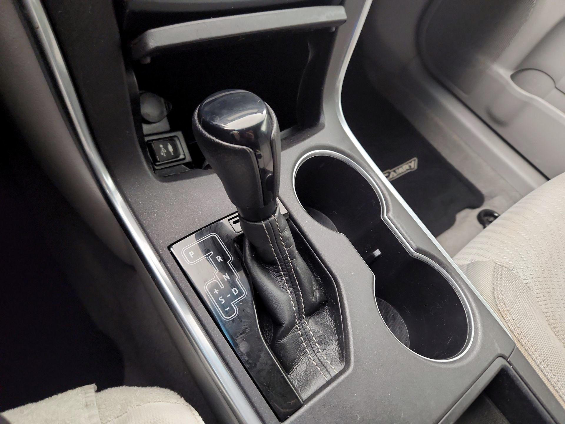 Thumbnail: 2016 Toyota Camry - 15