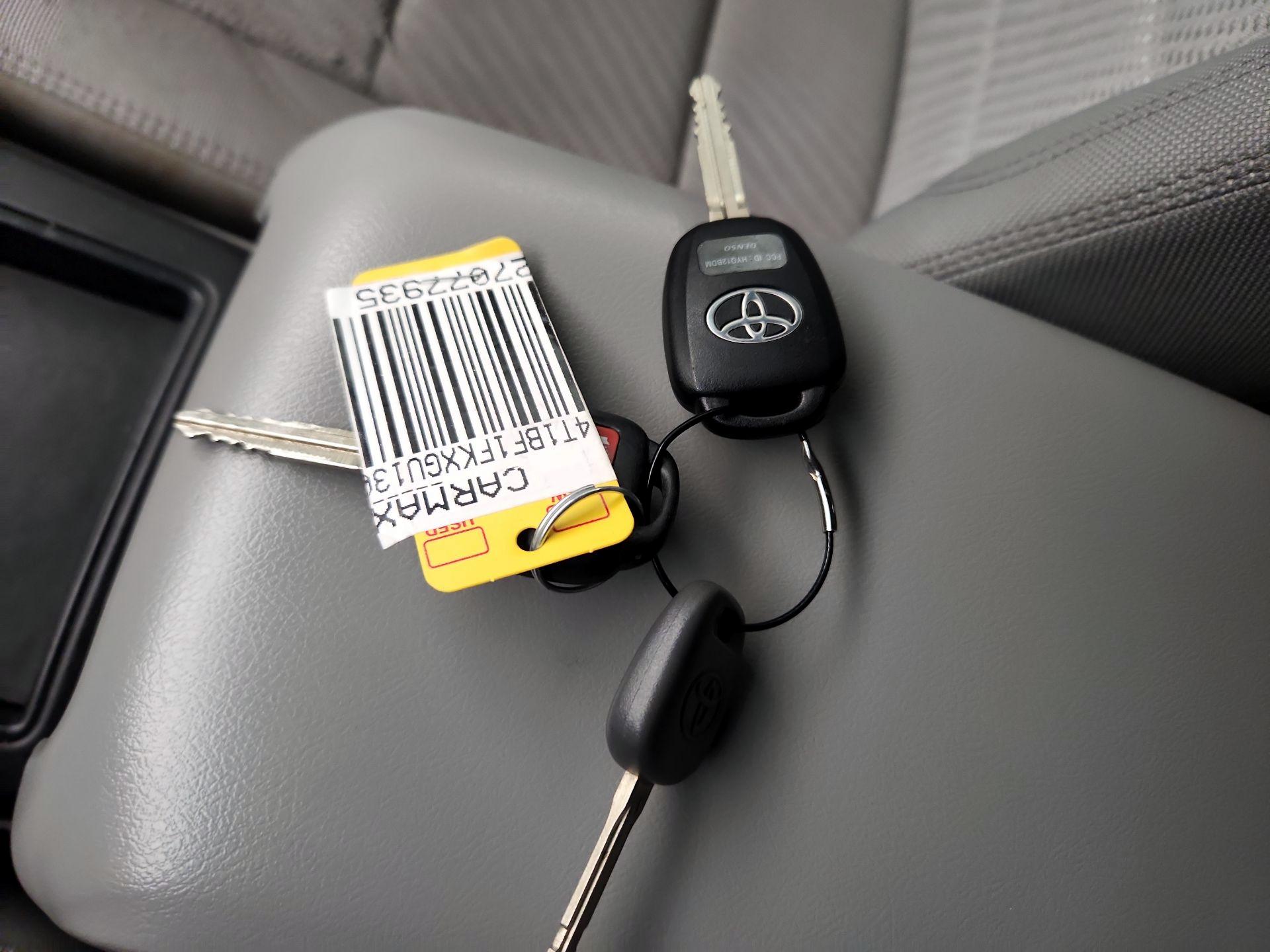 Thumbnail: 2016 Toyota Camry - 20