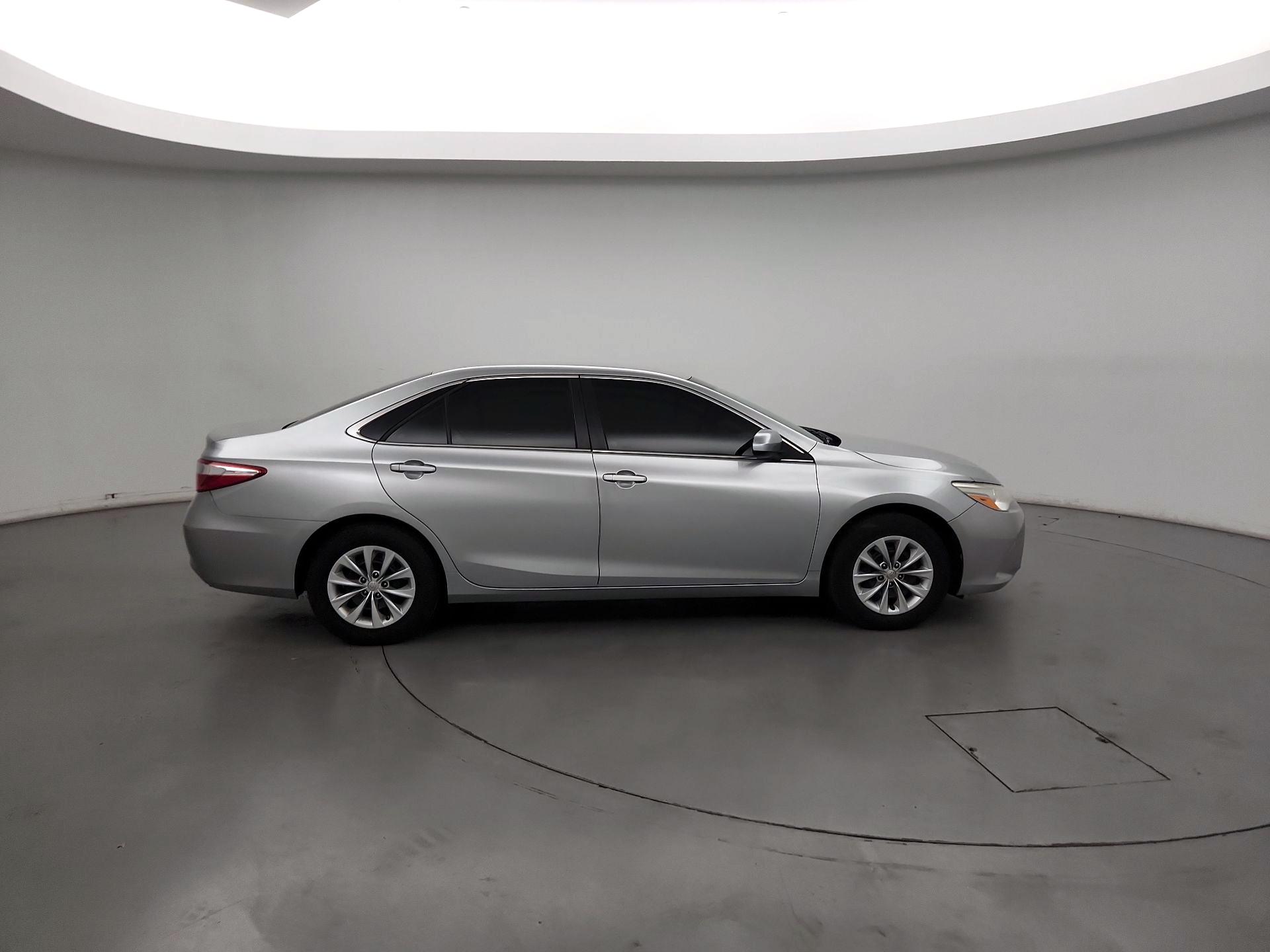 Thumbnail: 2016 Toyota Camry - 4