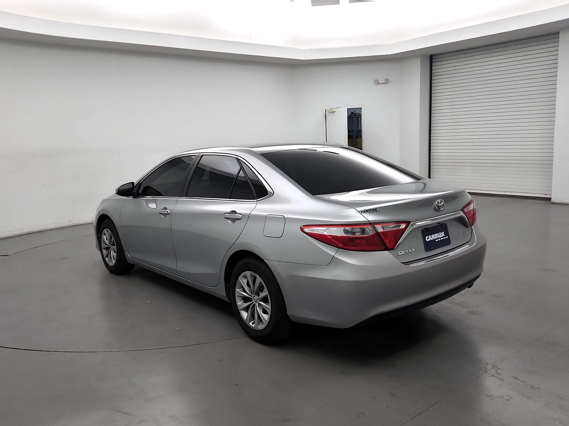 Thumbnail: 2016 Toyota Camry - 7