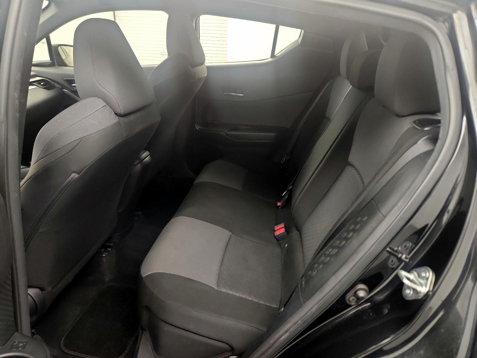 Thumbnail: 2021 Toyota C-HR - 17