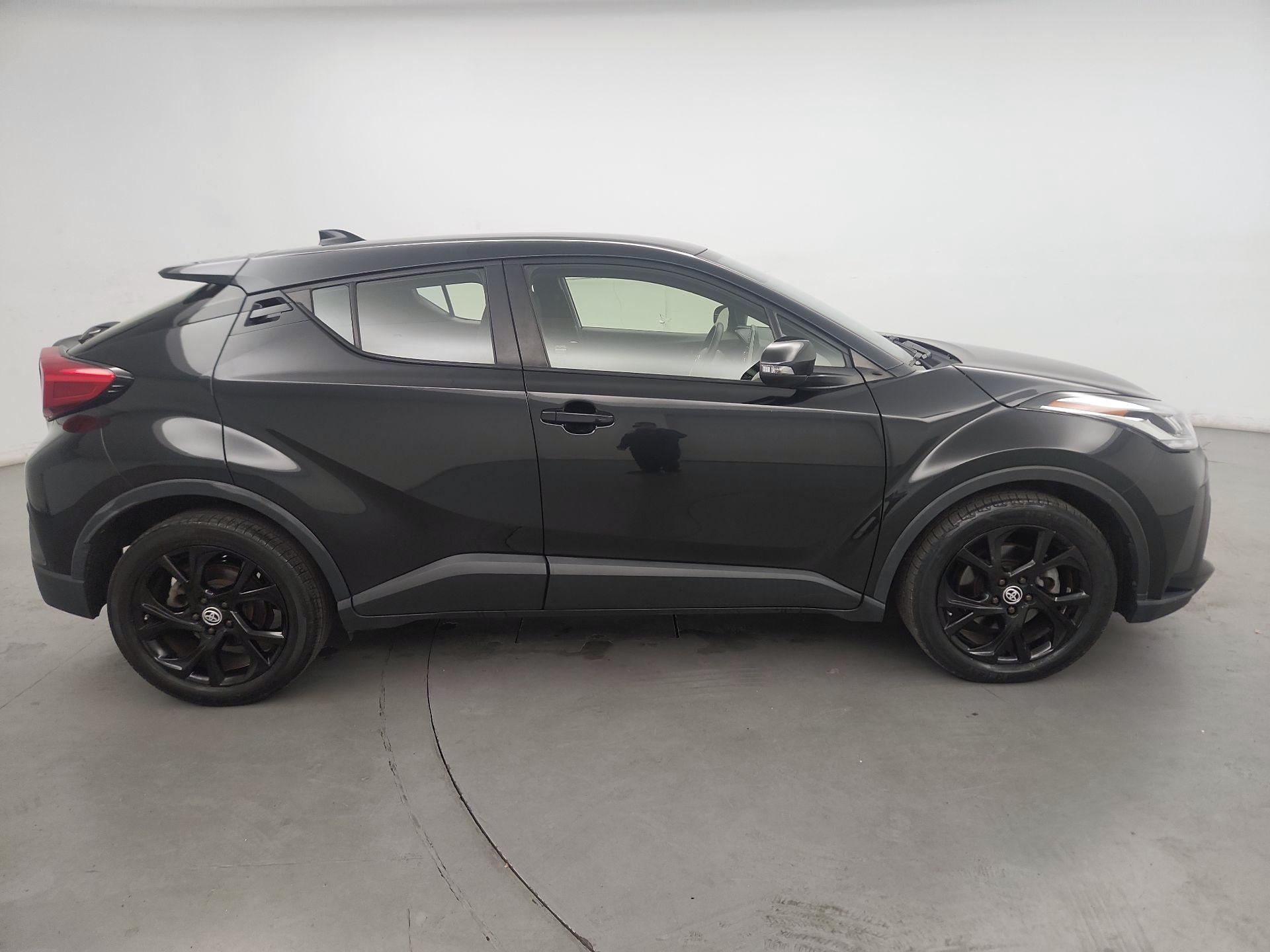 Thumbnail: 2021 Toyota C-HR - 4