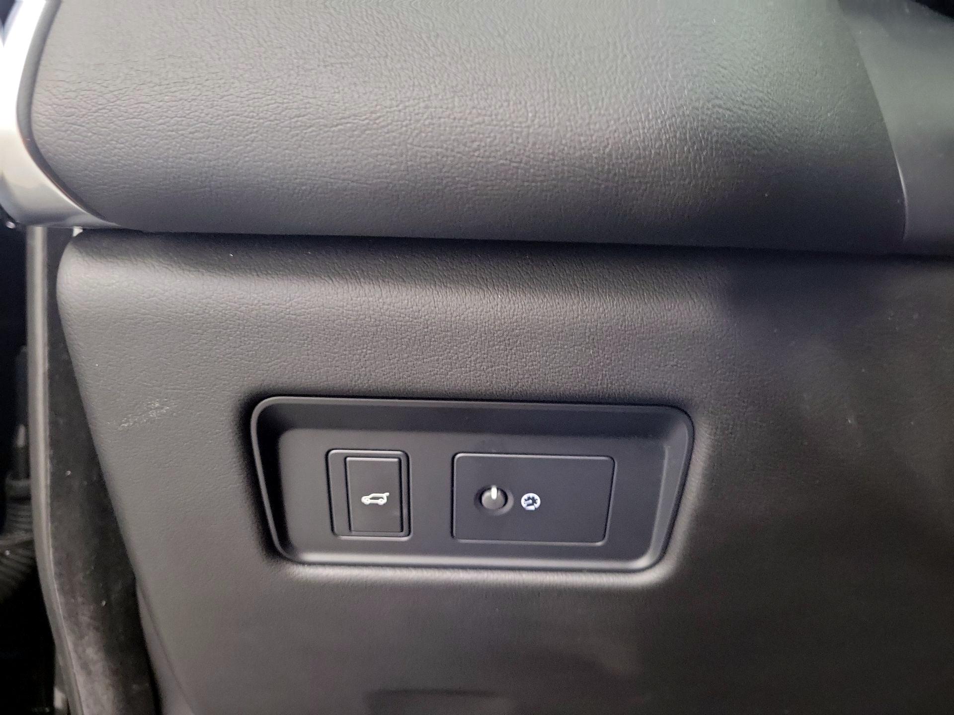 Thumbnail: 2021 Jaguar F-Pace - 13