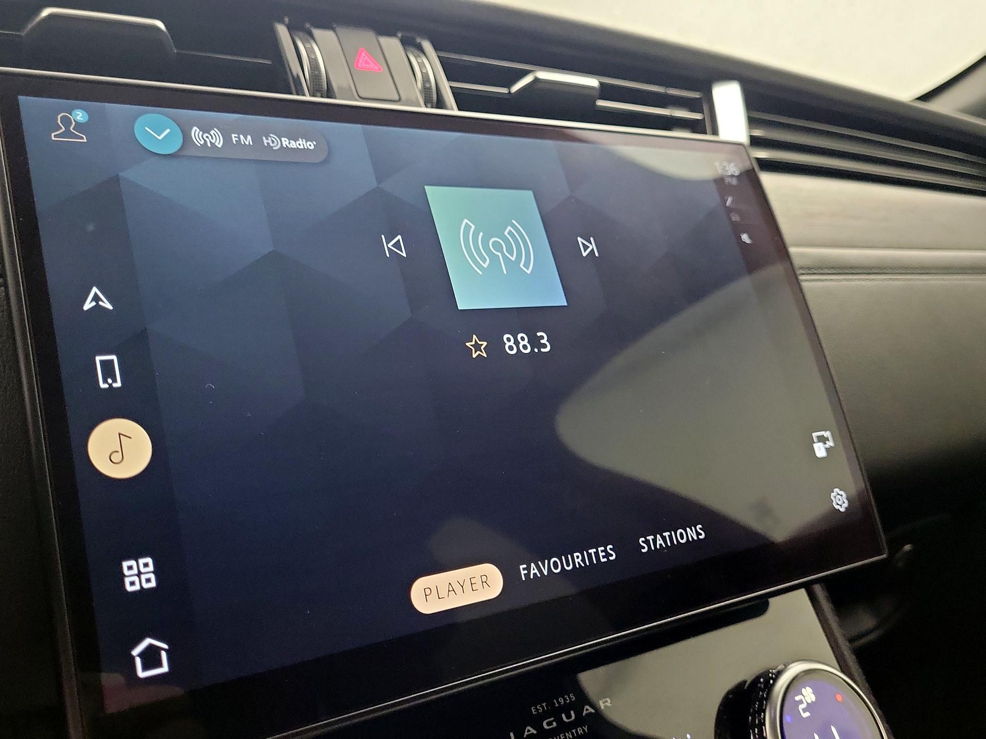 Thumbnail: 2021 Jaguar F-Pace - 16