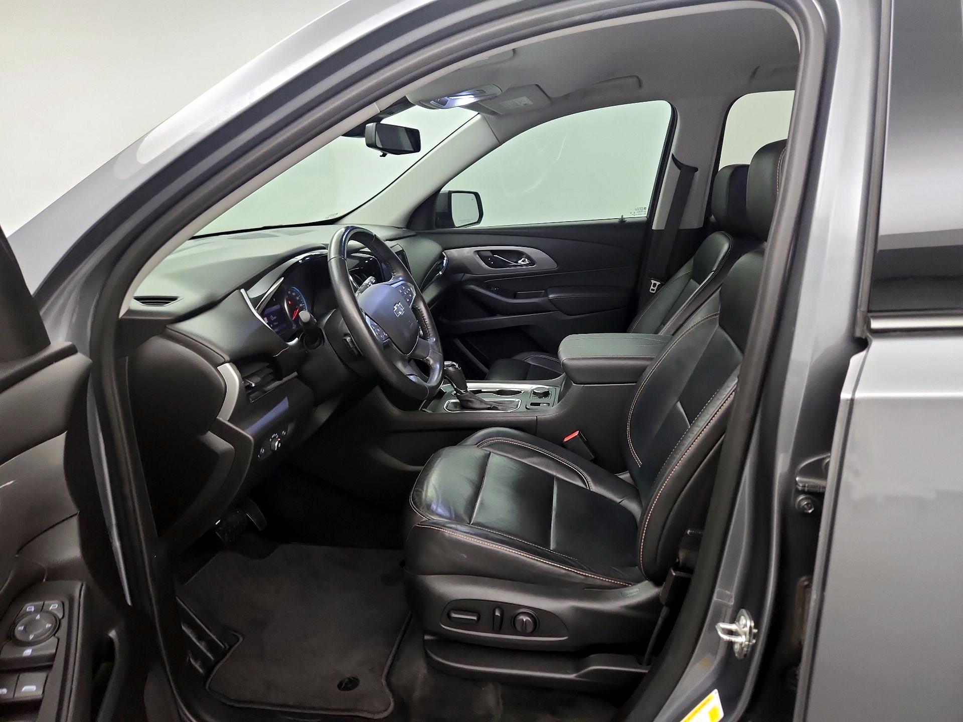 Thumbnail: 2020 Chevrolet Traverse - 9