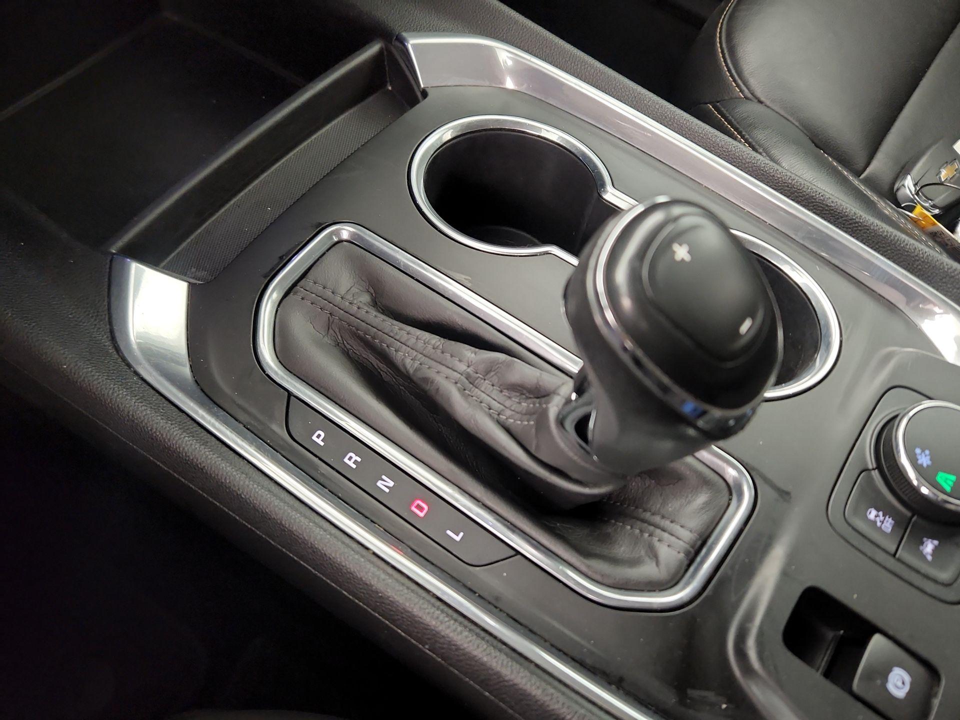 Thumbnail: 2020 Chevrolet Traverse - 16