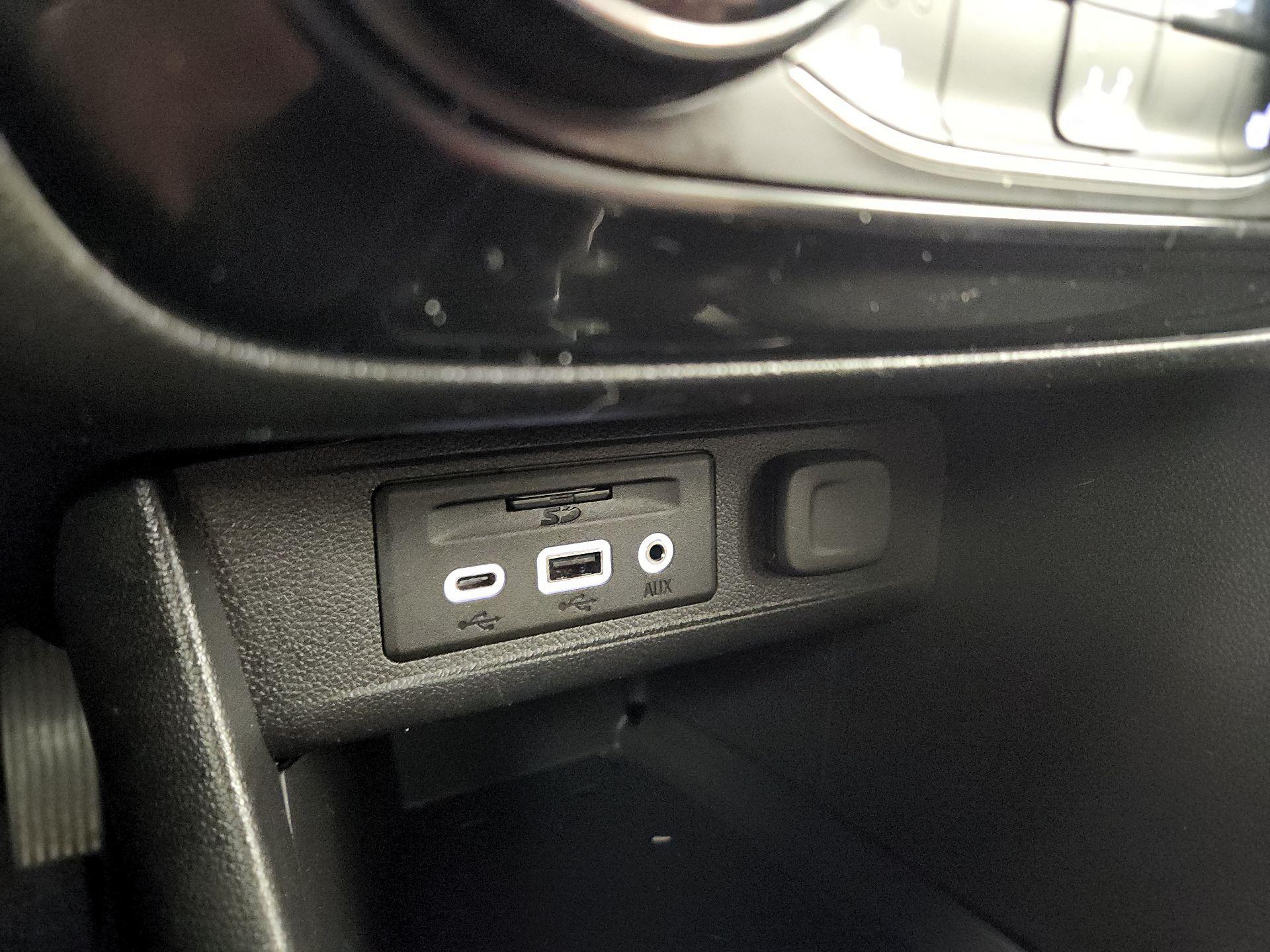 Thumbnail: 2022 Buick Encore GX - 16