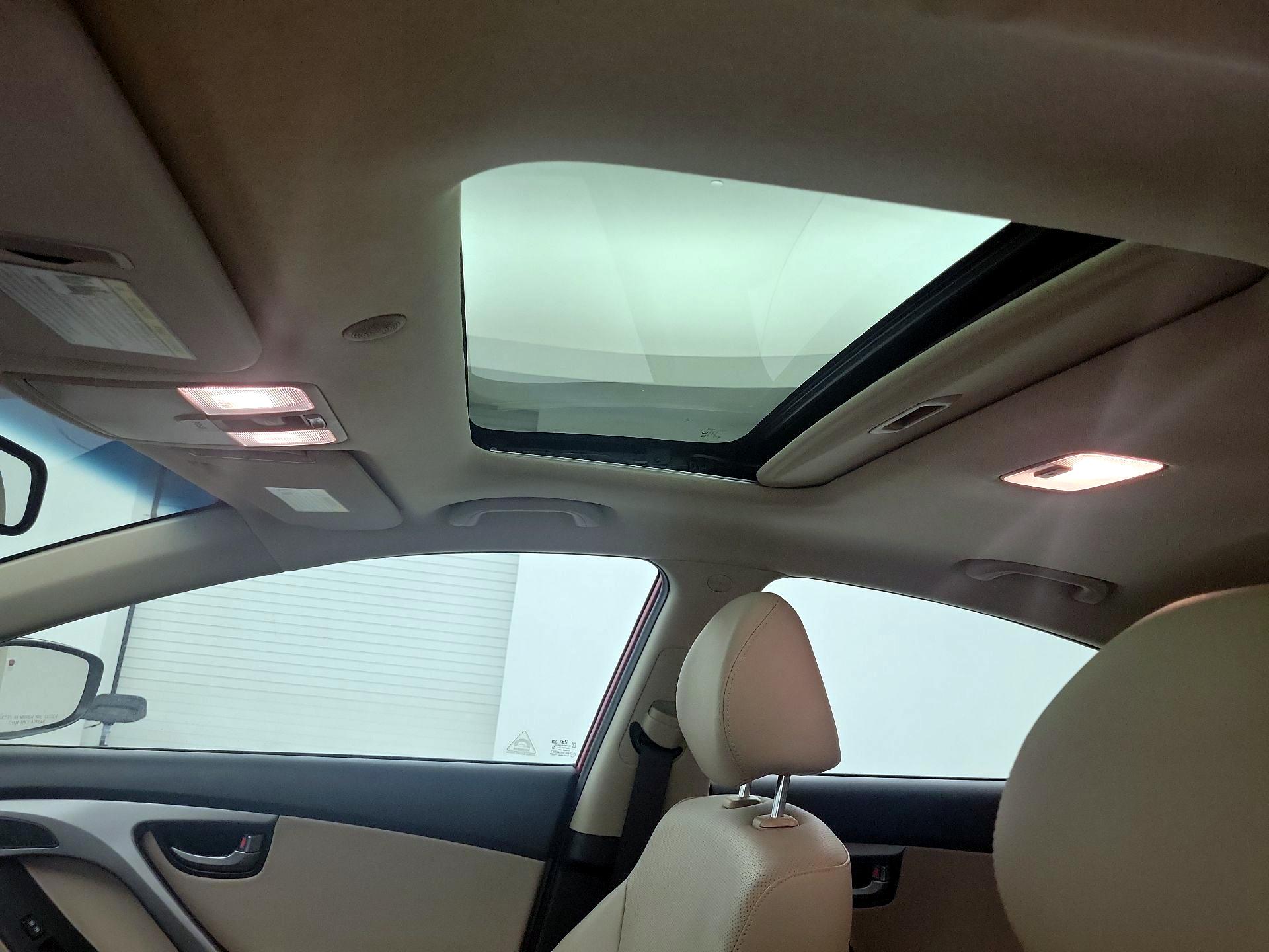 Thumbnail: 2015 Hyundai Elantra - 18