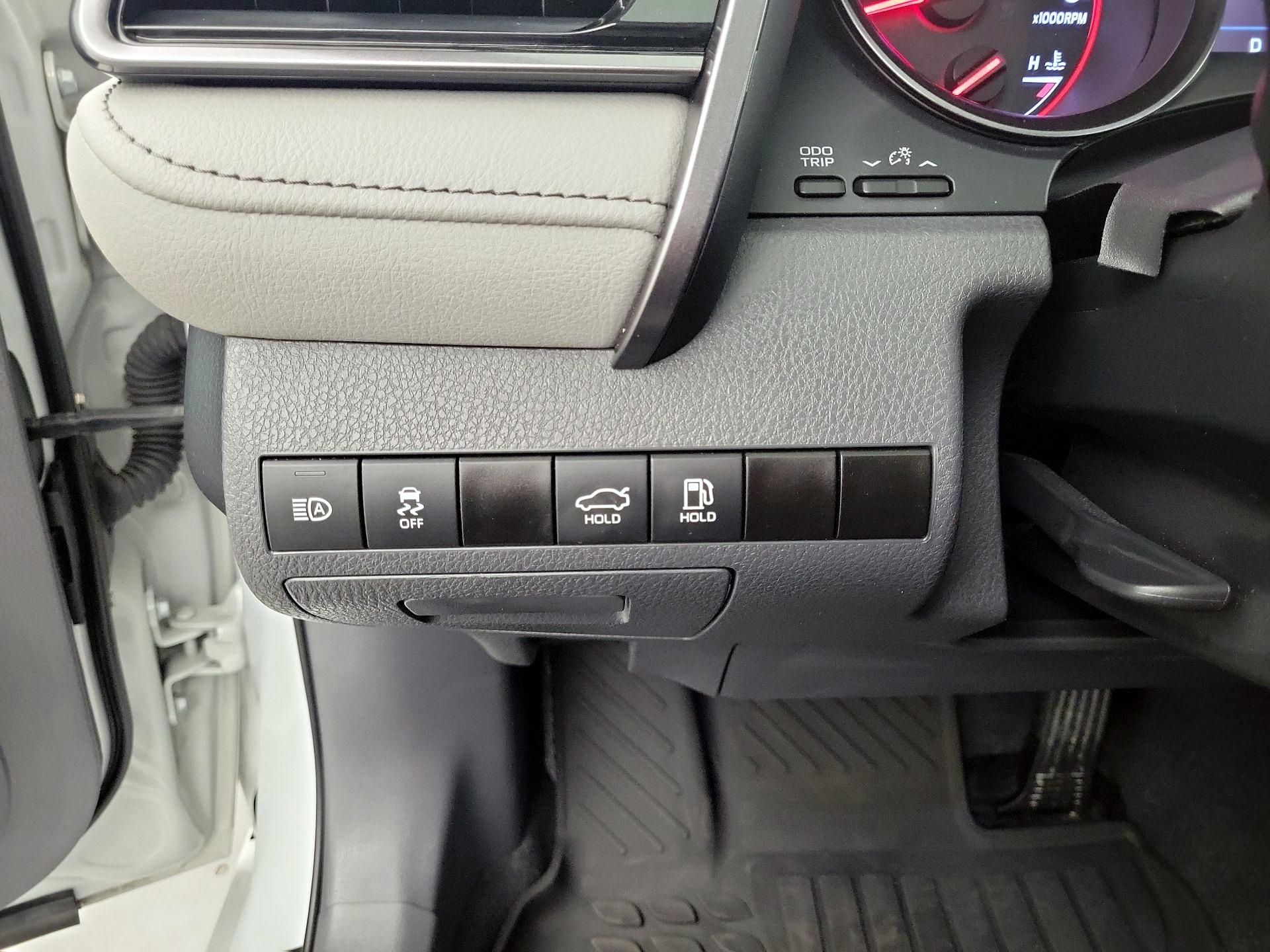 Thumbnail: 2023 Toyota Camry - 11