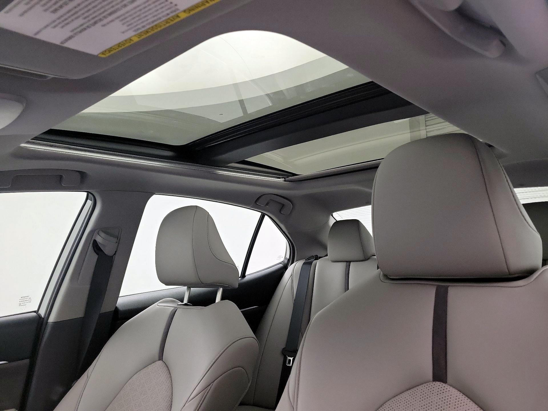 Thumbnail: 2023 Toyota Camry - 18