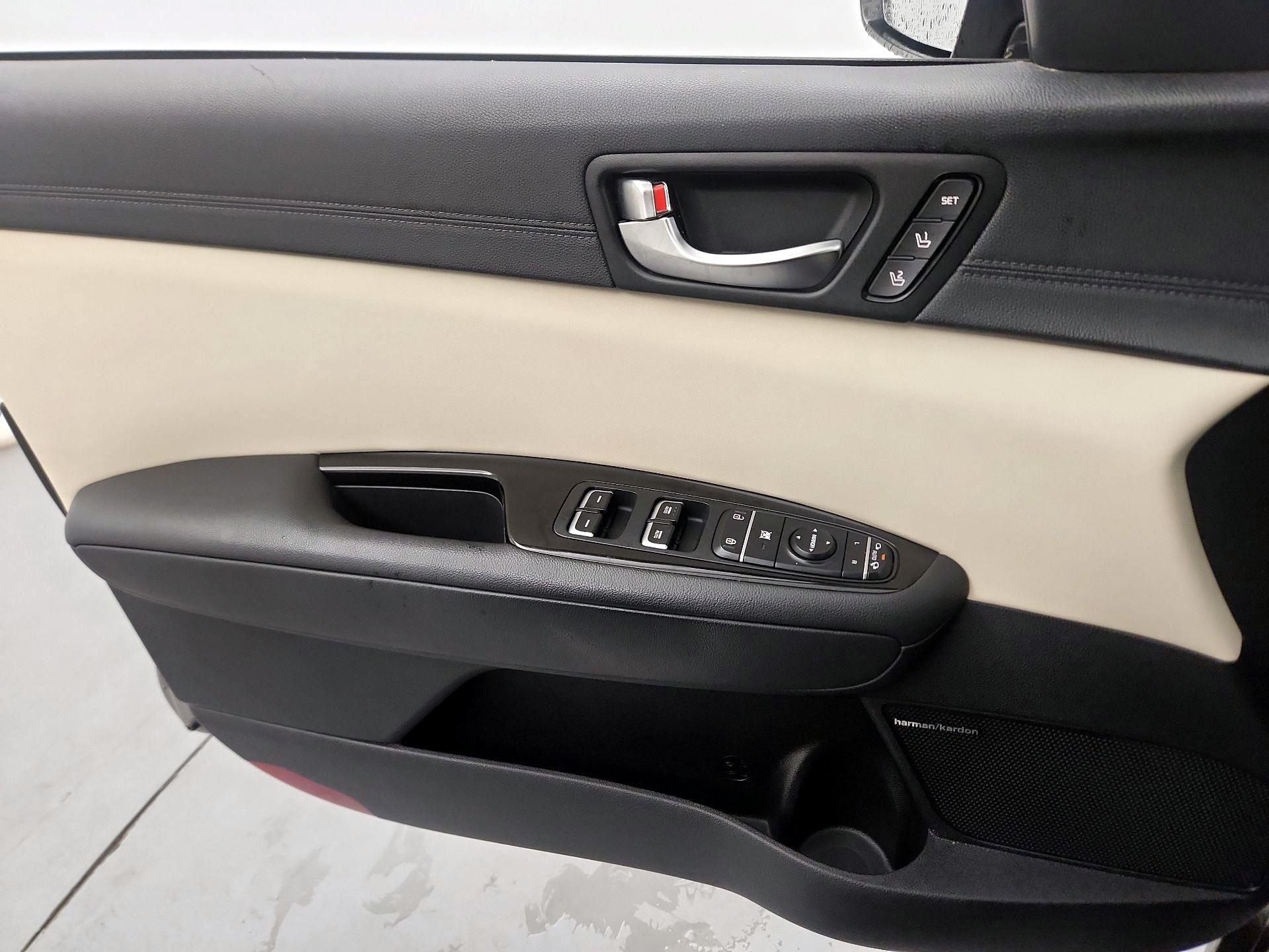 Thumbnail: 2016 Kia Optima - 10