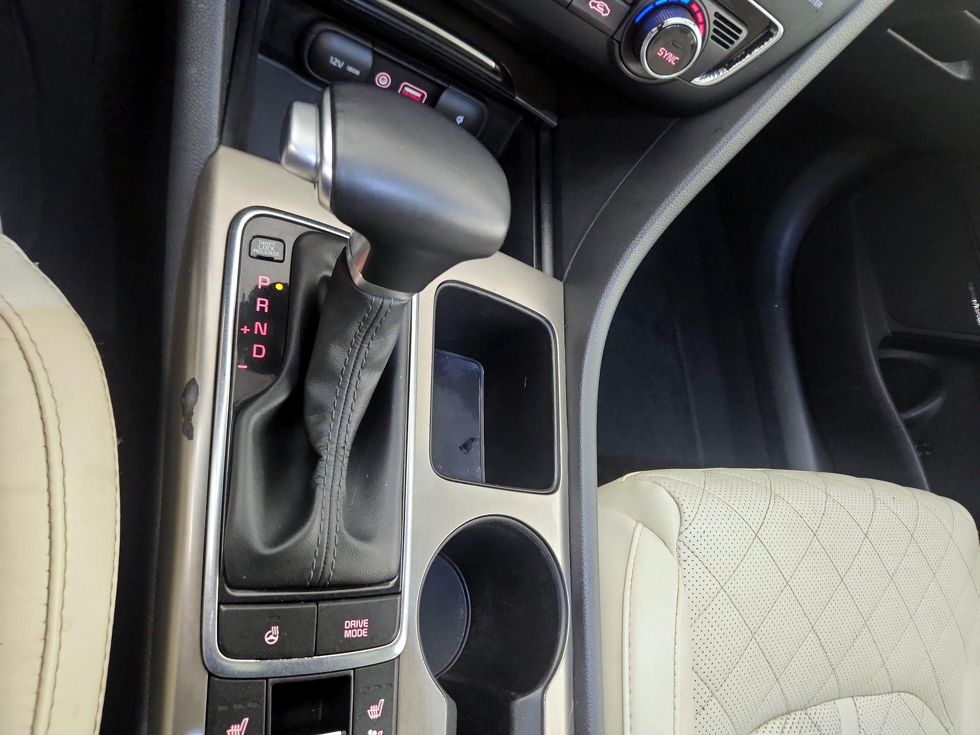 Thumbnail: 2016 Kia Optima - 16