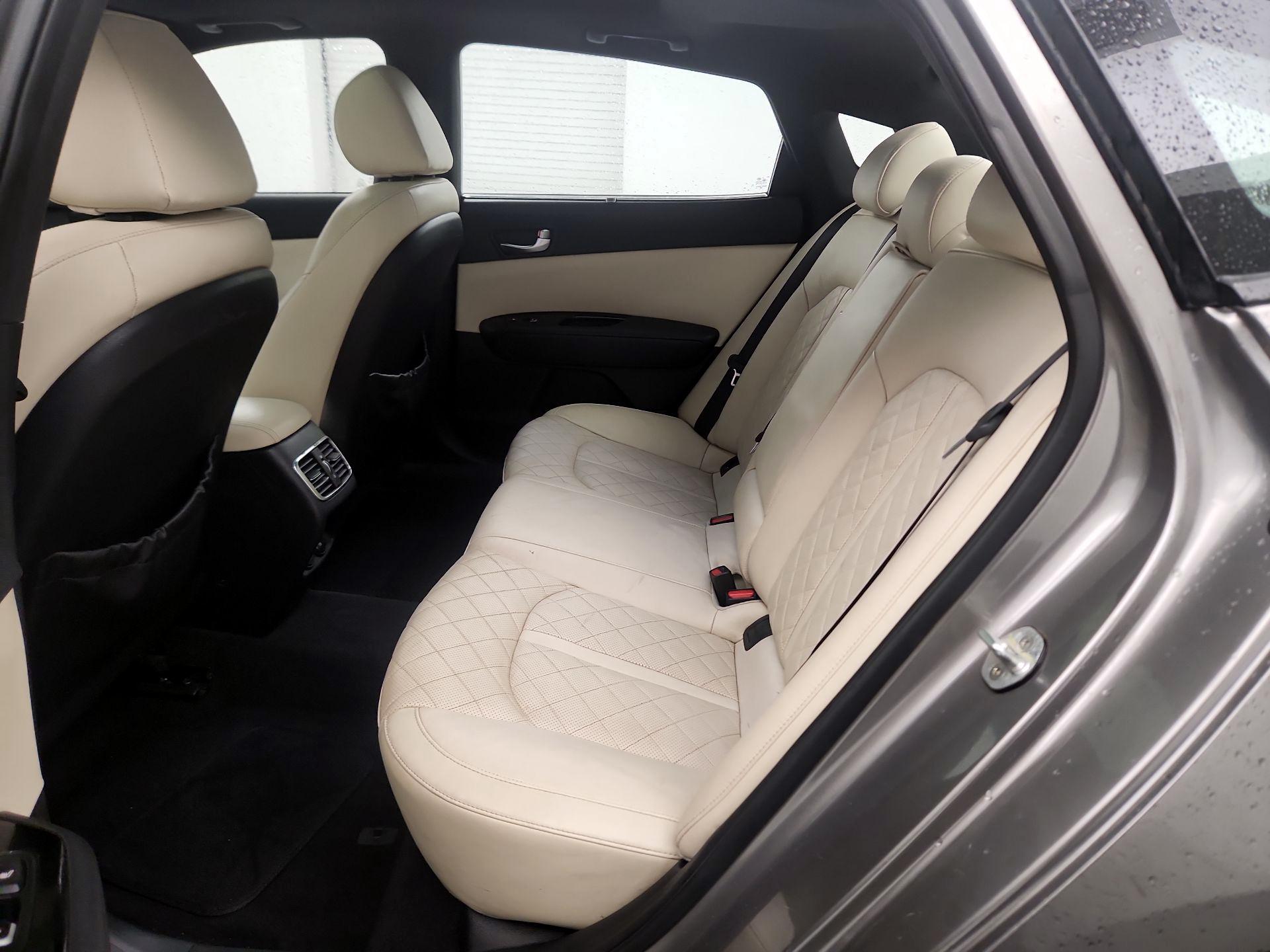 Thumbnail: 2016 Kia Optima - 19