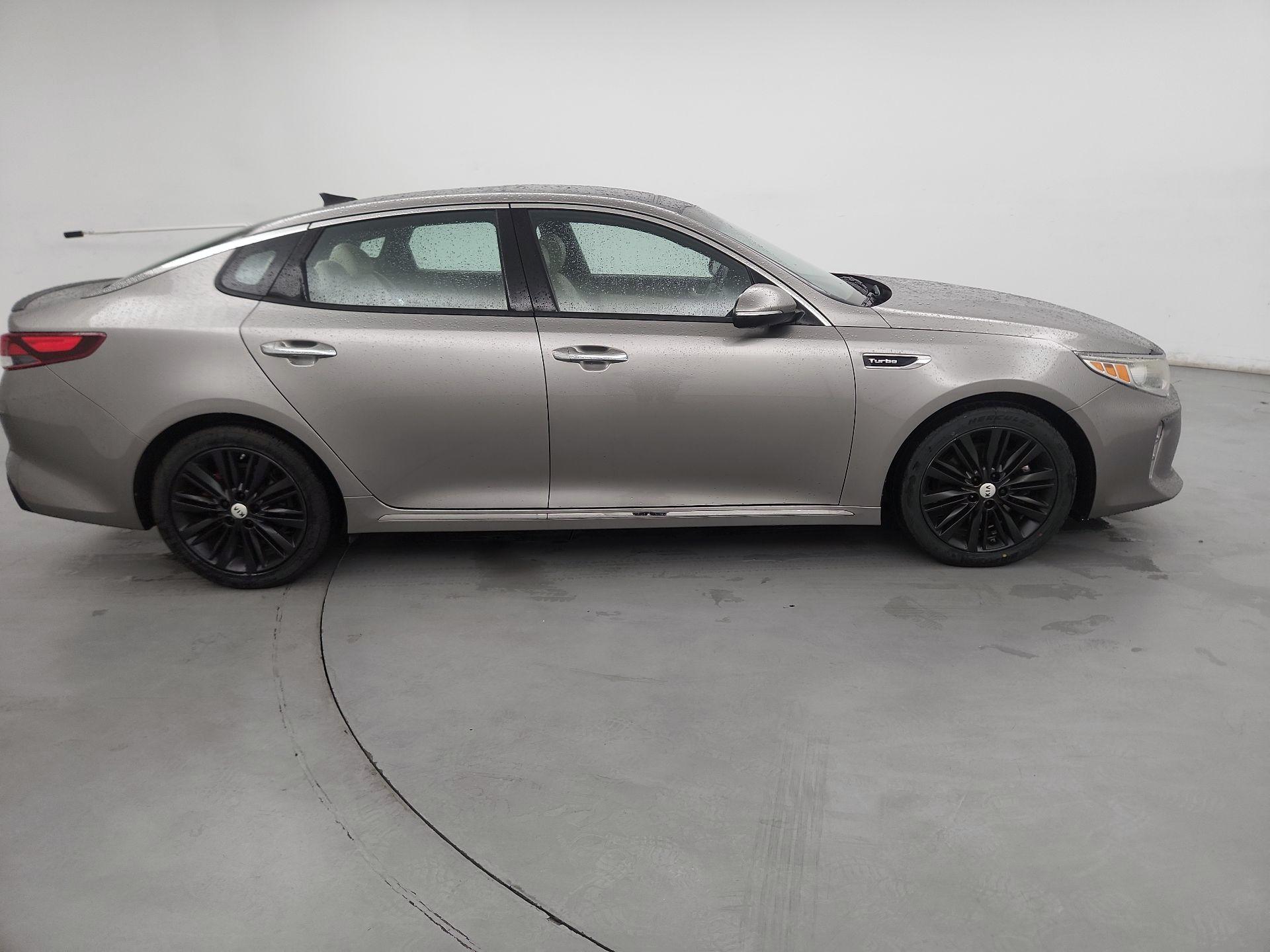 Thumbnail: 2016 Kia Optima - 4