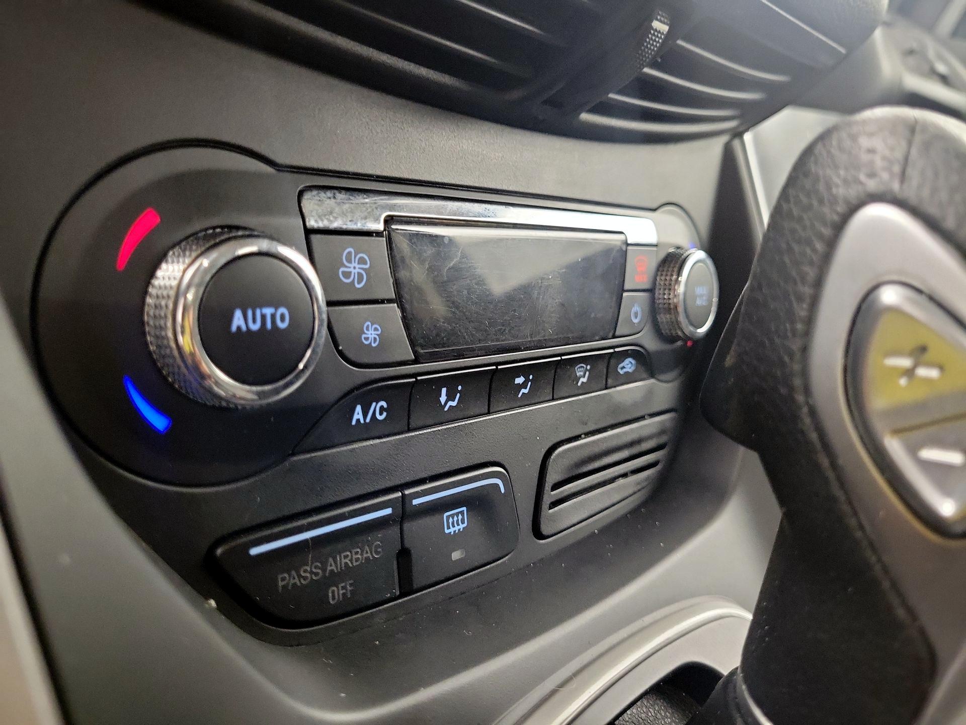 Thumbnail: 2014 Ford Escape - 14