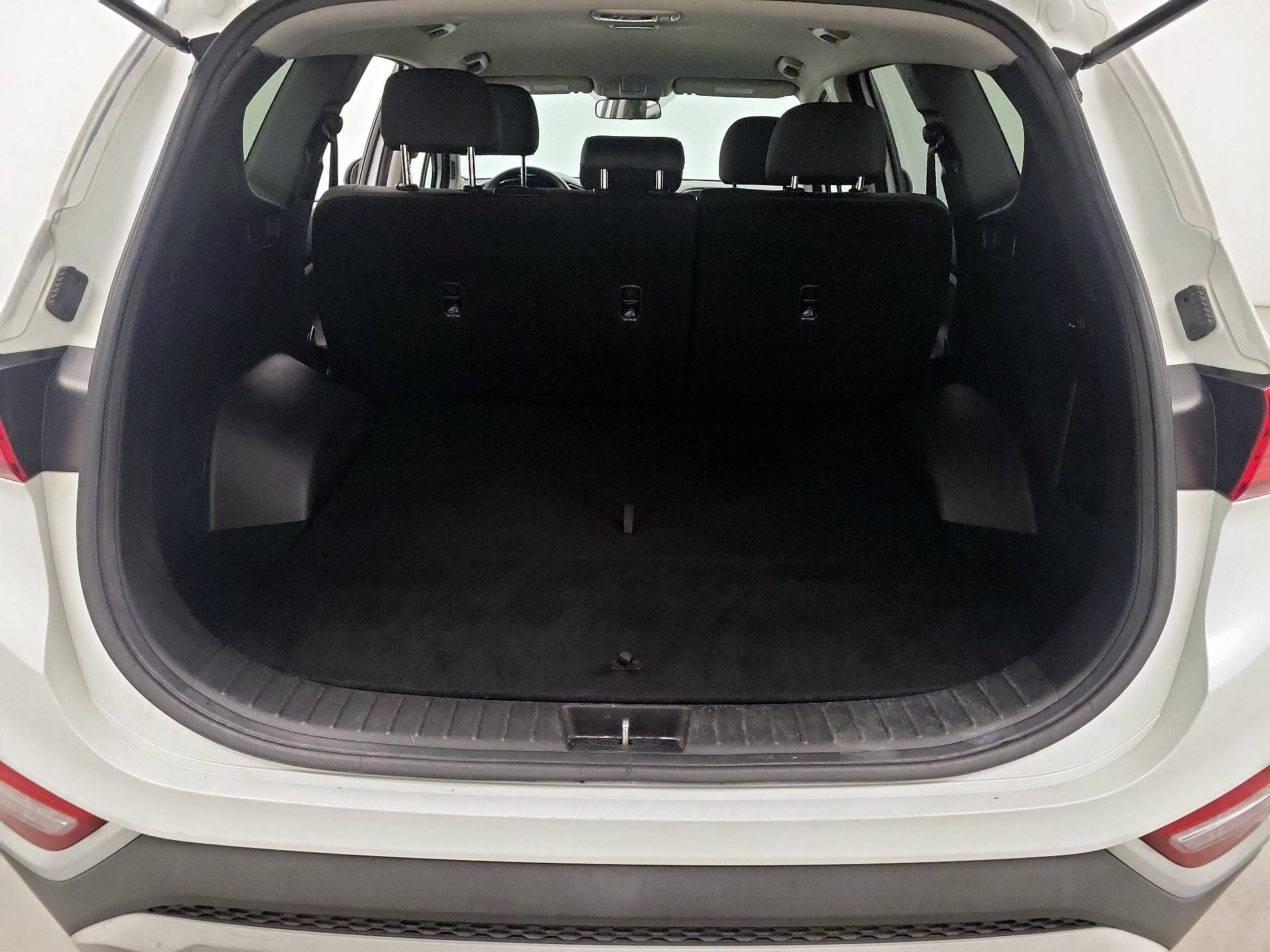 Thumbnail: 2019 Hyundai Santa Fe - 18