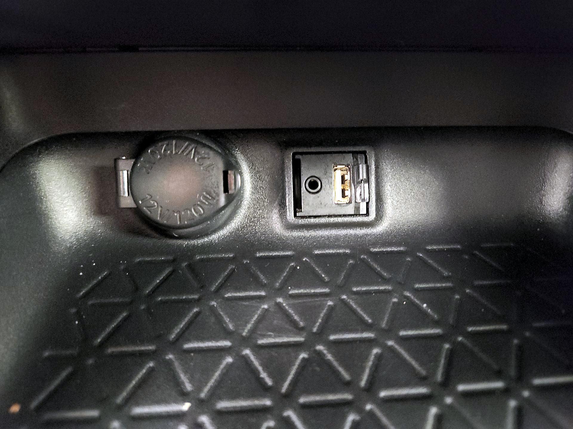 Thumbnail: 2019 Toyota RAV4 - 15