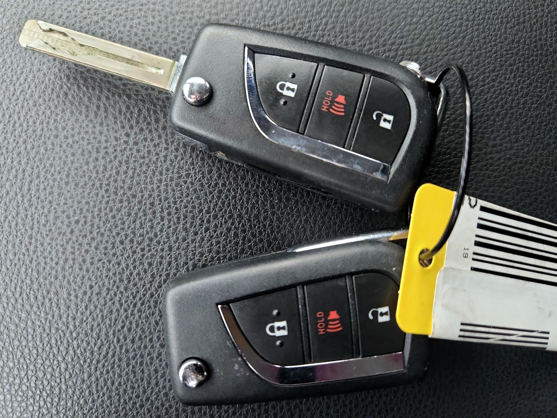 Thumbnail: 2019 Toyota RAV4 - 19