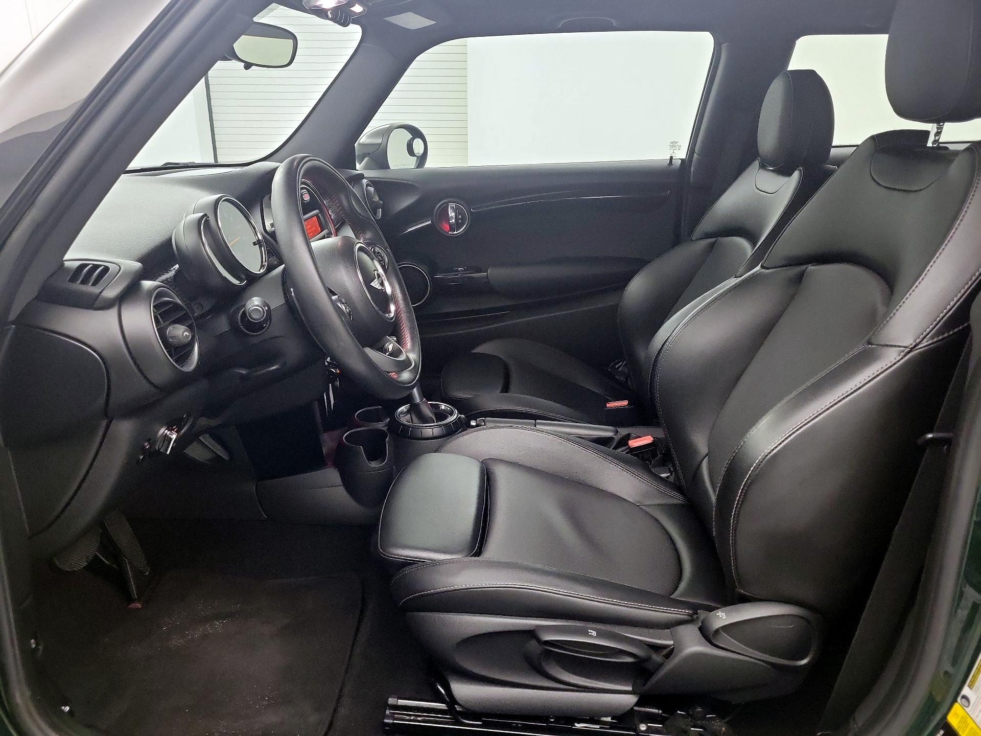 Thumbnail: 2015 MINI Cooper Hardtop - 9