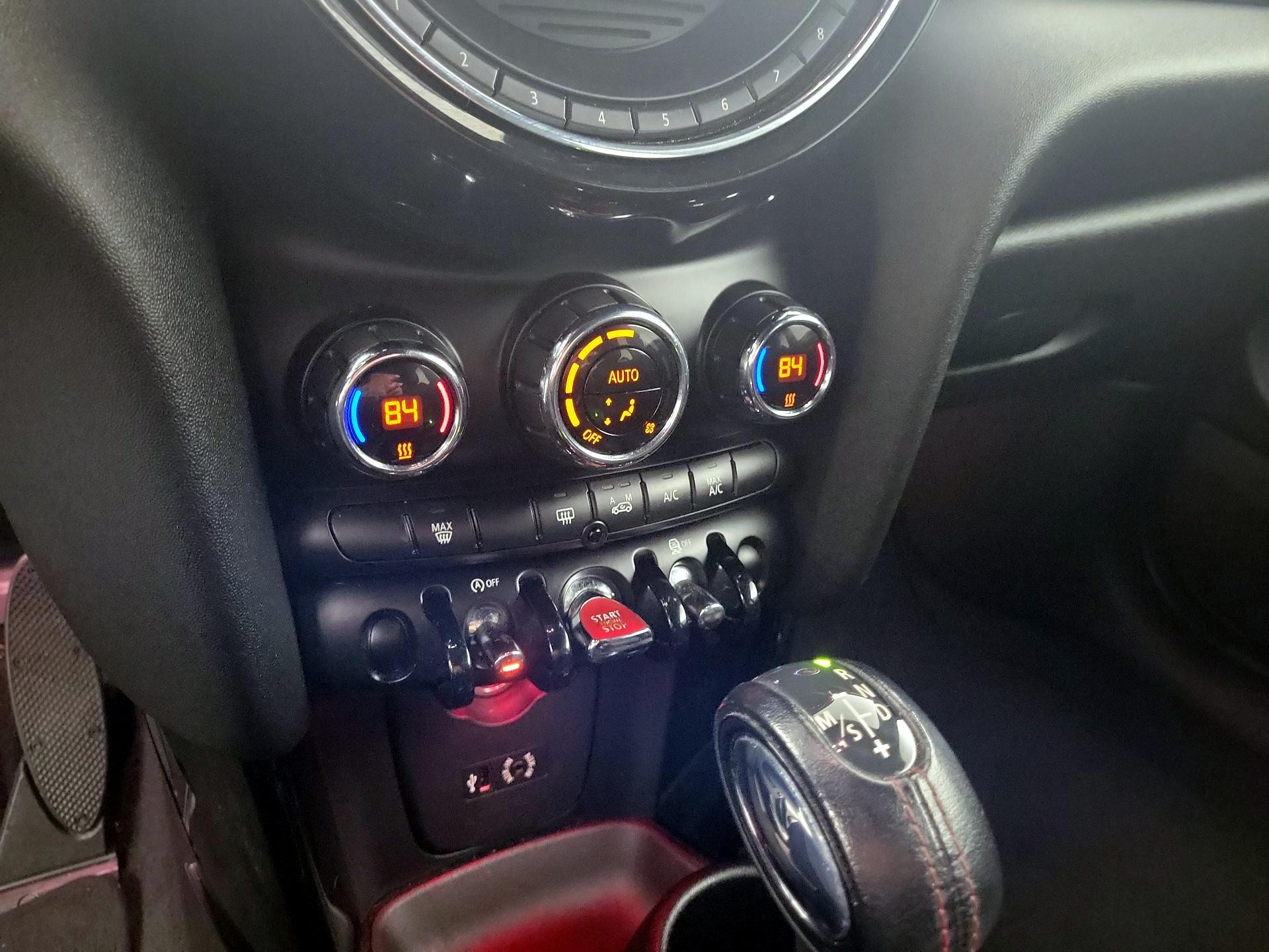 Thumbnail: 2015 MINI Cooper Hardtop - 13