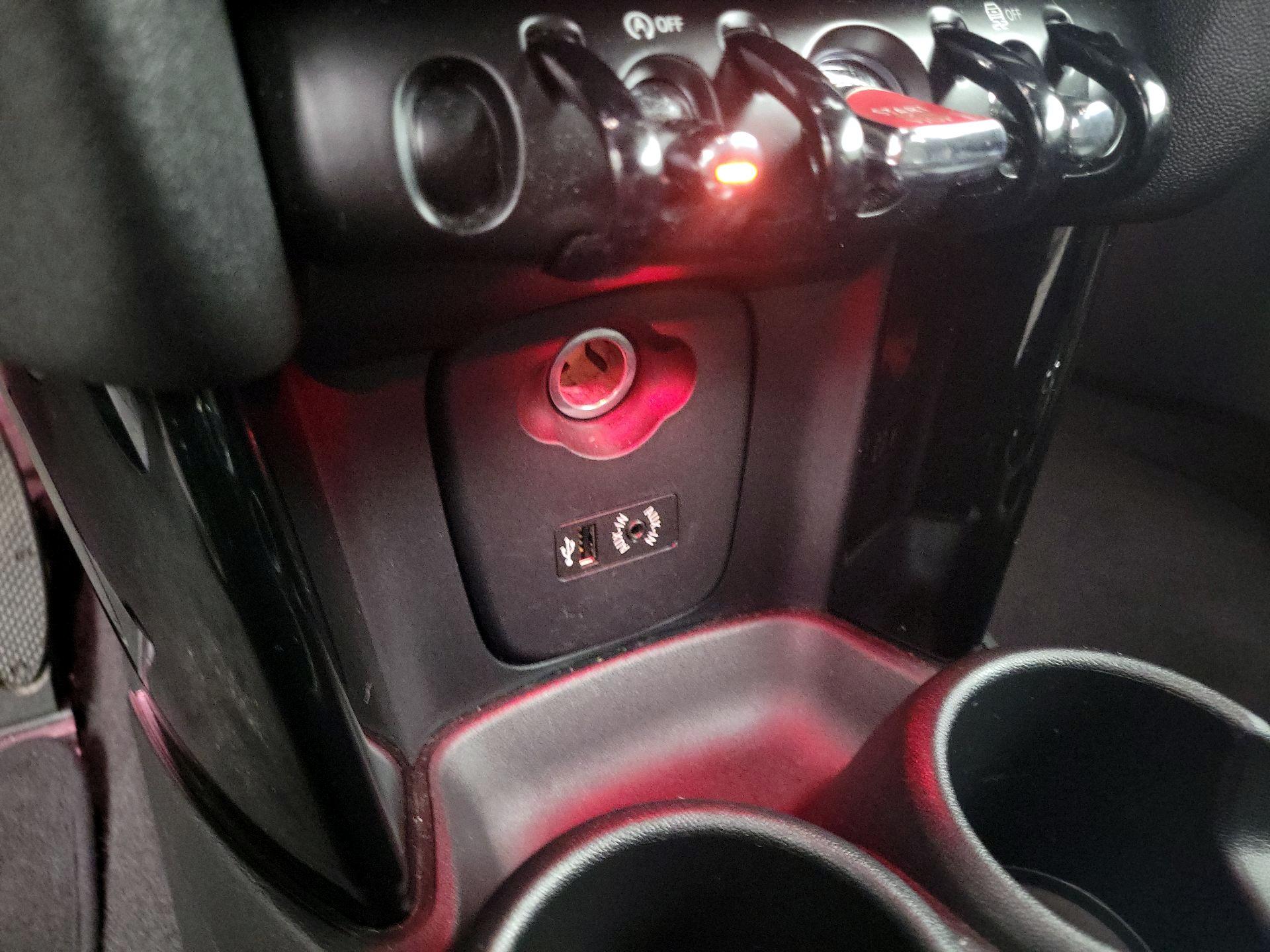 Thumbnail: 2015 MINI Cooper Hardtop - 15