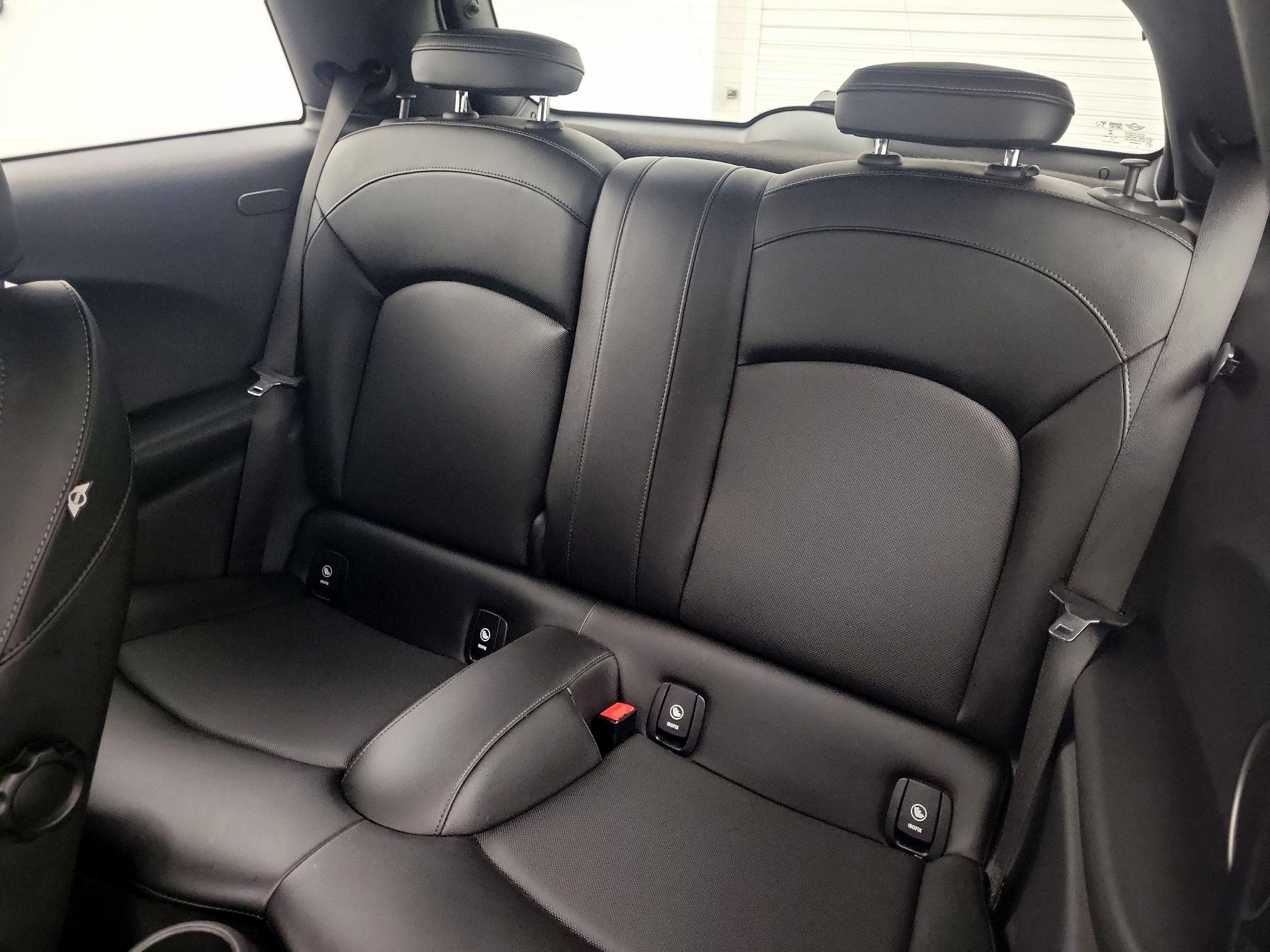 Thumbnail: 2015 MINI Cooper Hardtop - 16