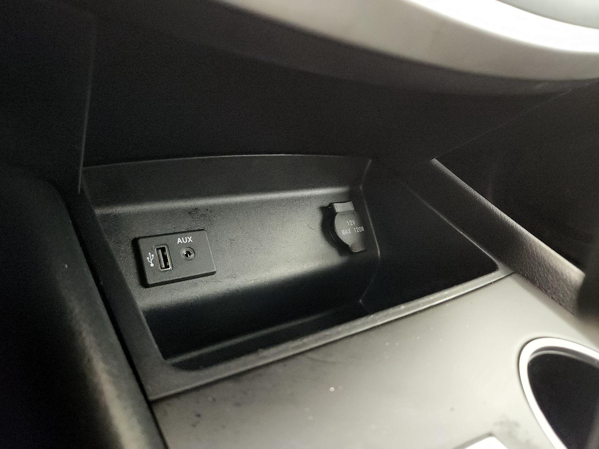 Thumbnail: 2017 Nissan Altima - 16