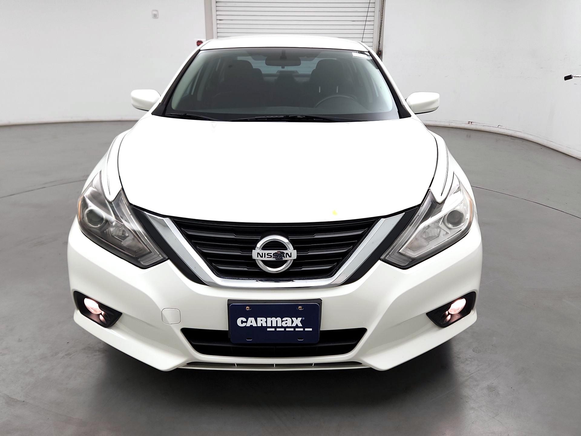 Thumbnail: 2017 Nissan Altima - 2