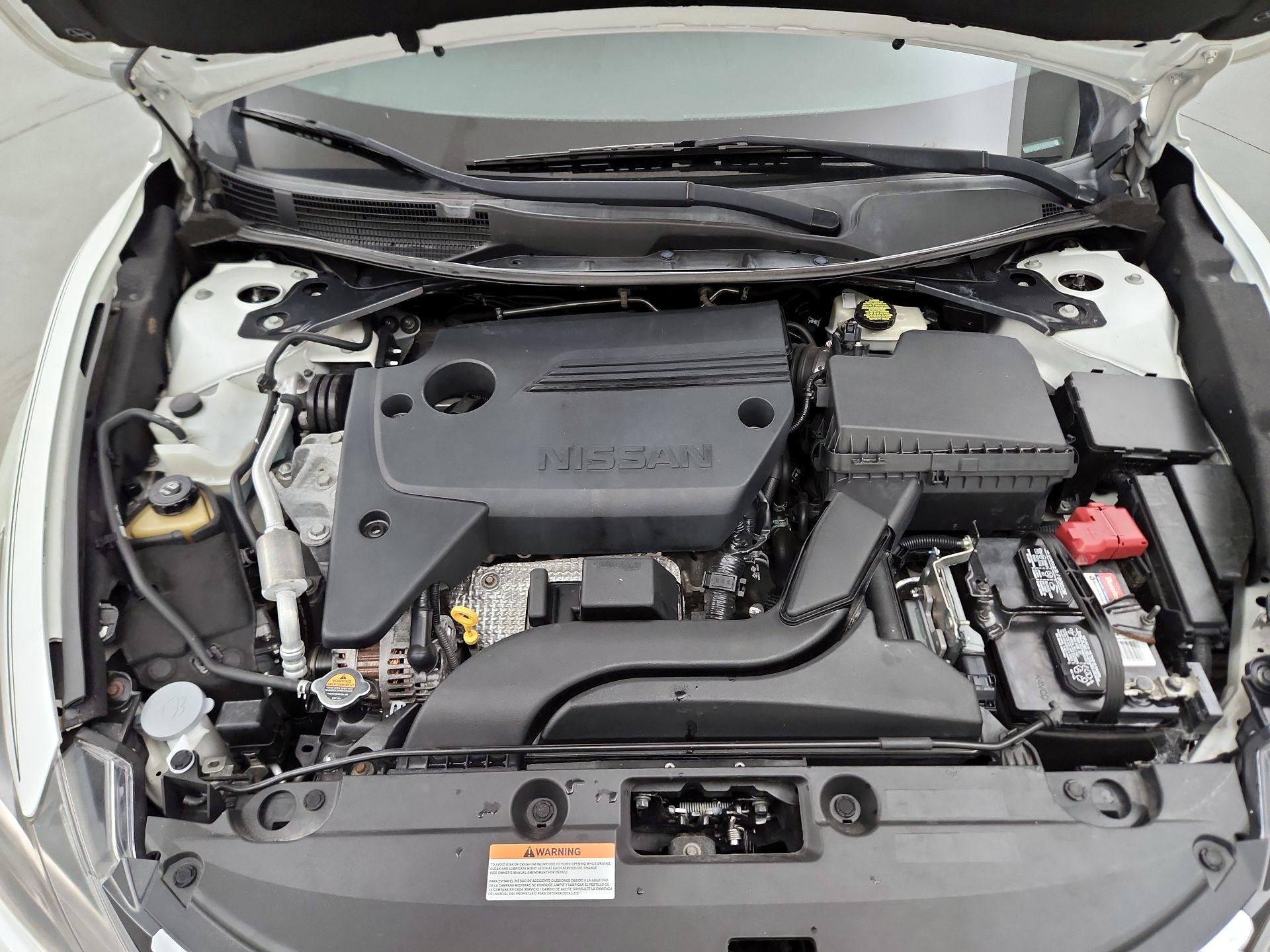 Thumbnail: 2017 Nissan Altima - 19