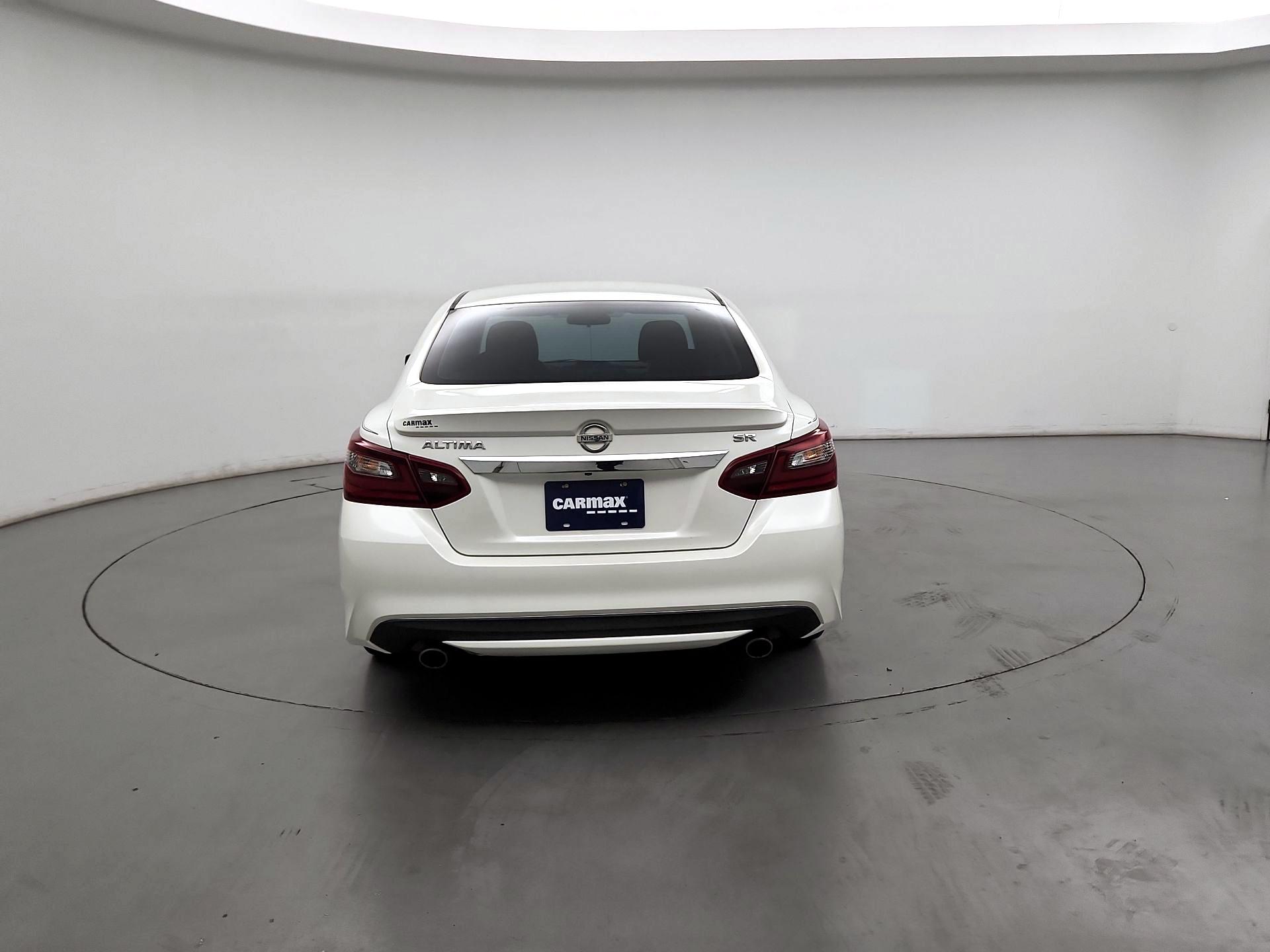 Thumbnail: 2017 Nissan Altima - 6