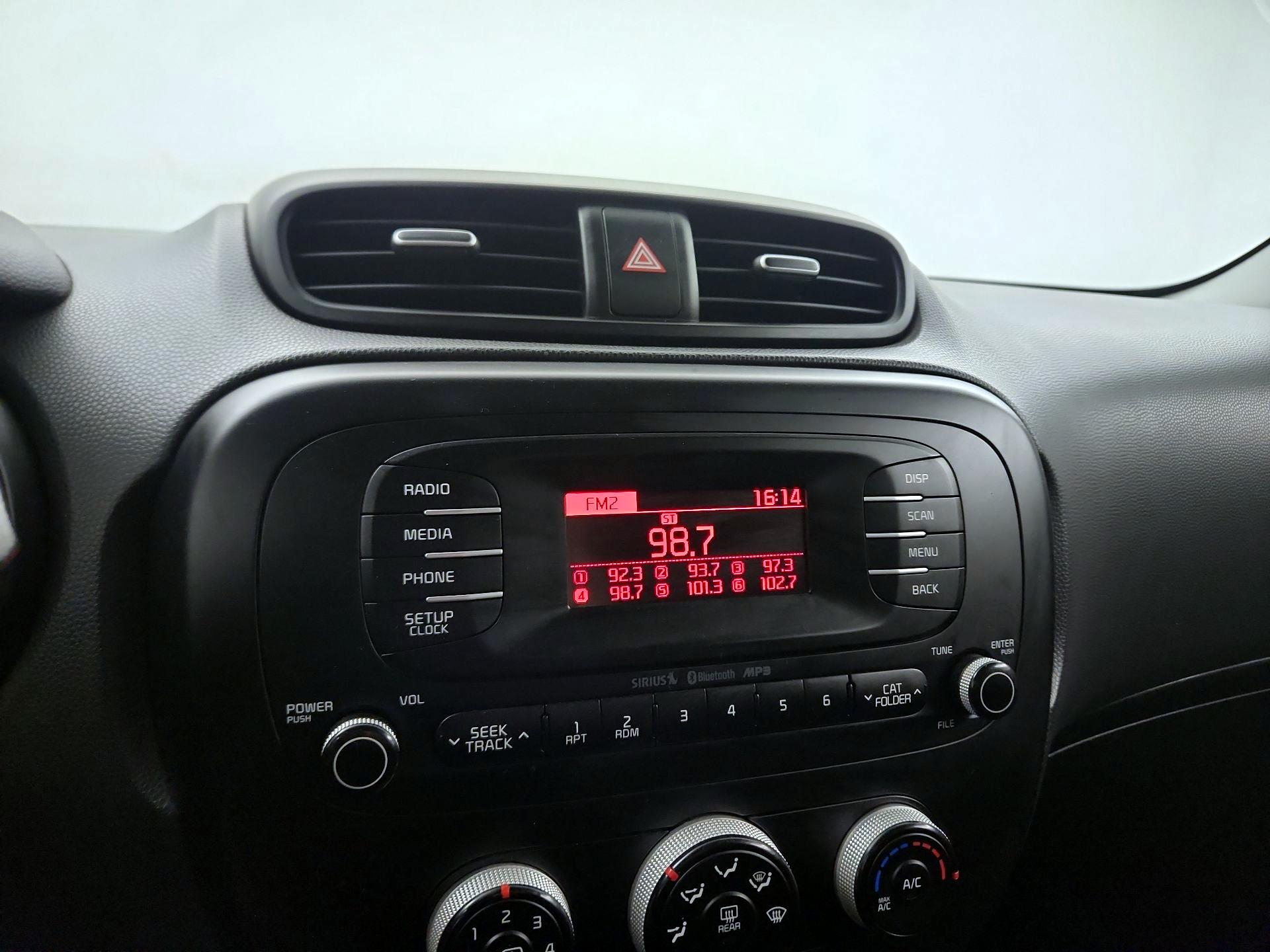 Thumbnail: 2015 Kia Soul - 12