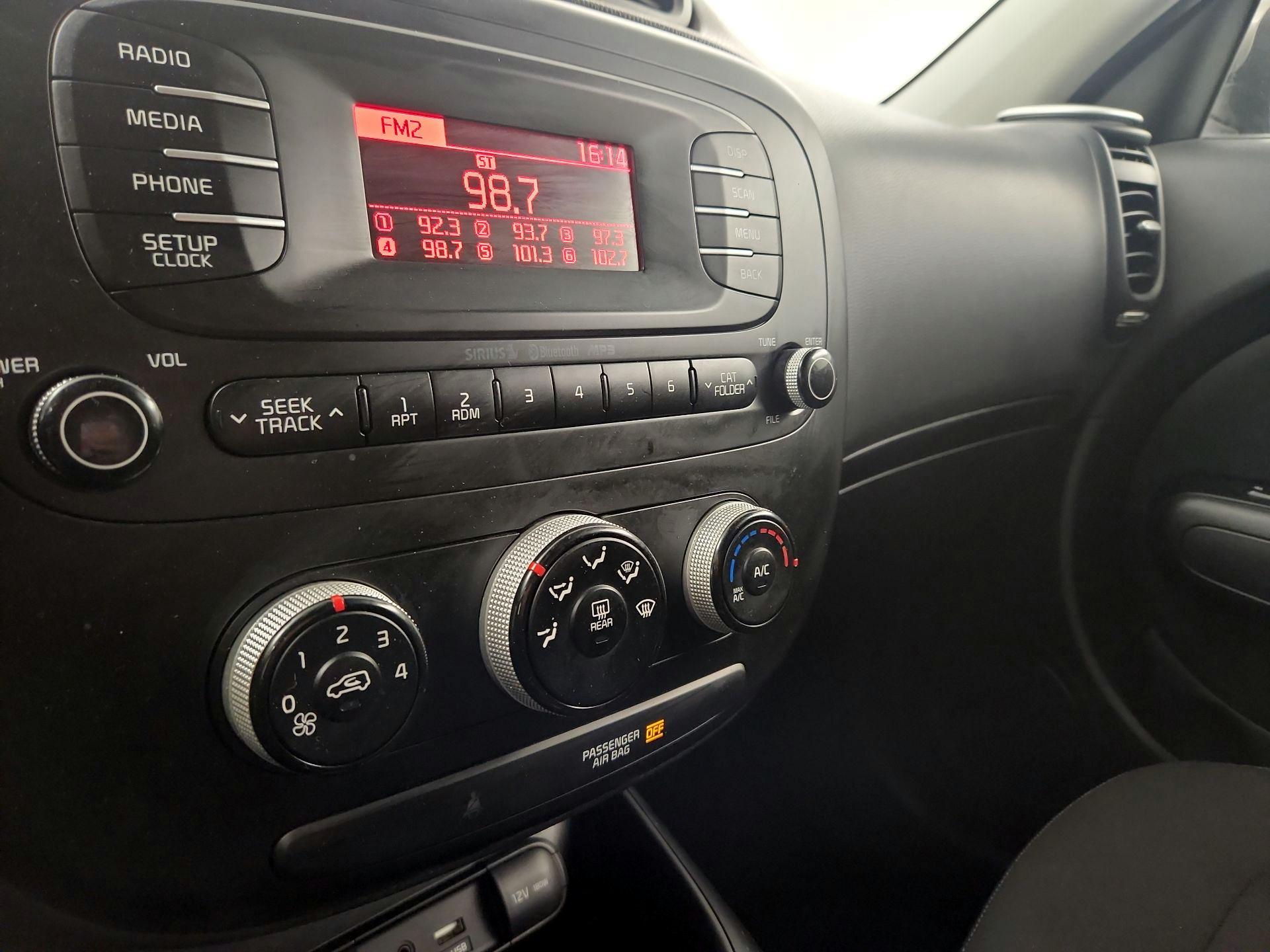 Thumbnail: 2015 Kia Soul - 13