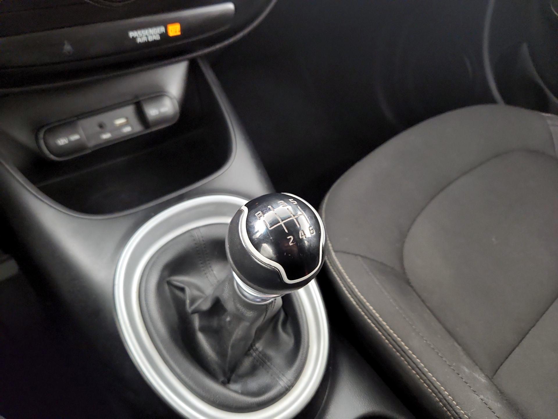 Thumbnail: 2015 Kia Soul - 14