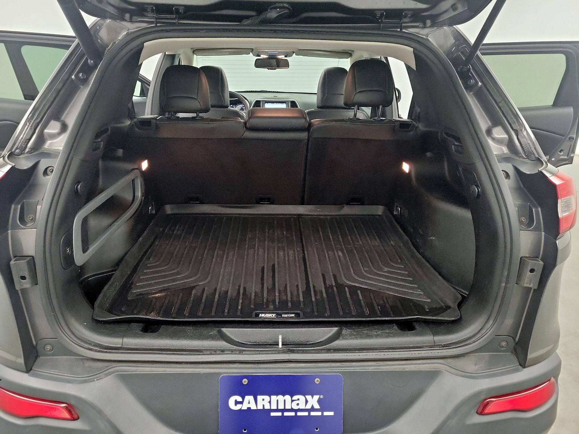 Thumbnail: 2018 Jeep Cherokee - 20