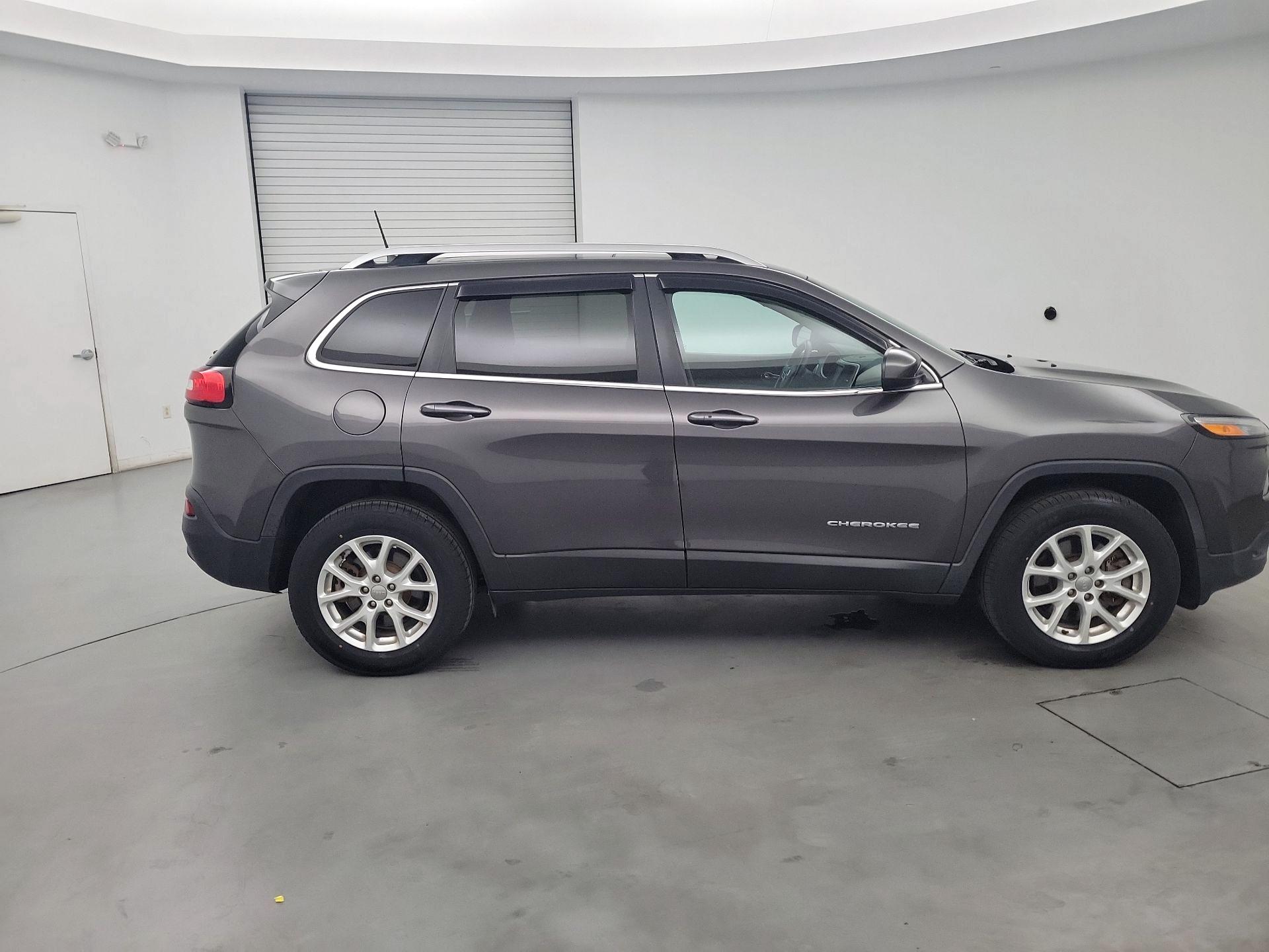 Thumbnail: 2018 Jeep Cherokee - 4