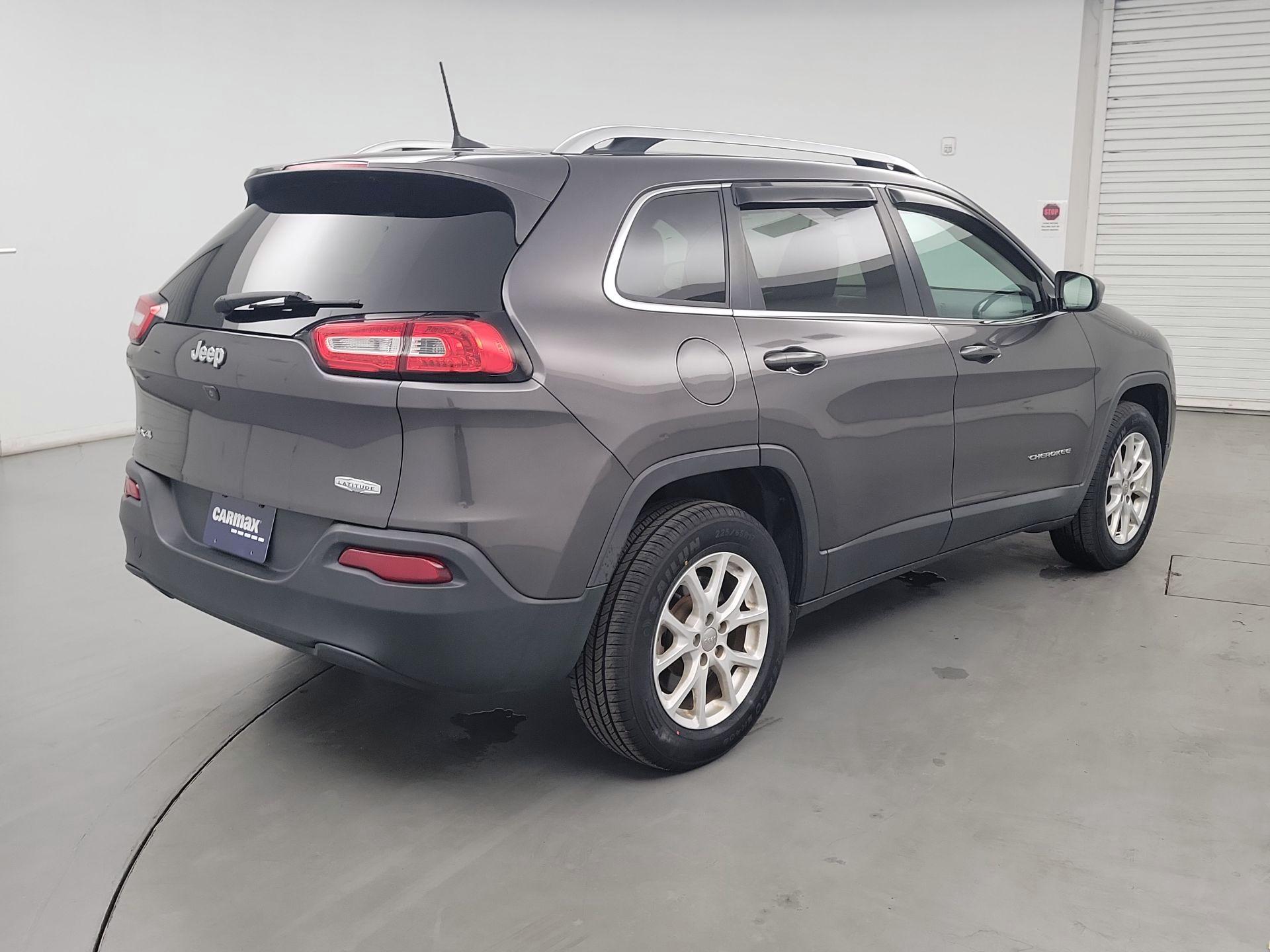 Thumbnail: 2018 Jeep Cherokee - 5