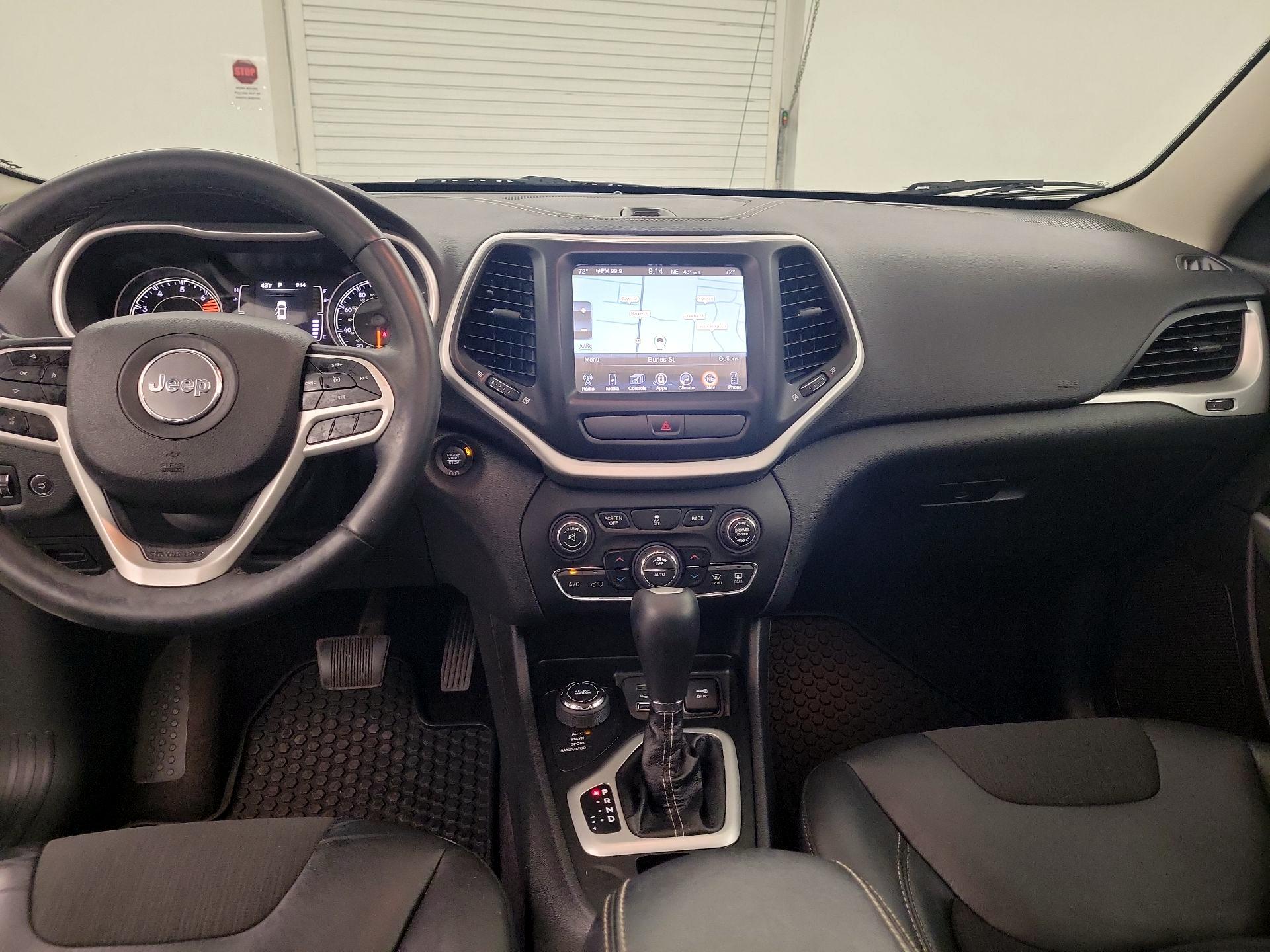 Thumbnail: 2018 Jeep Cherokee - 8