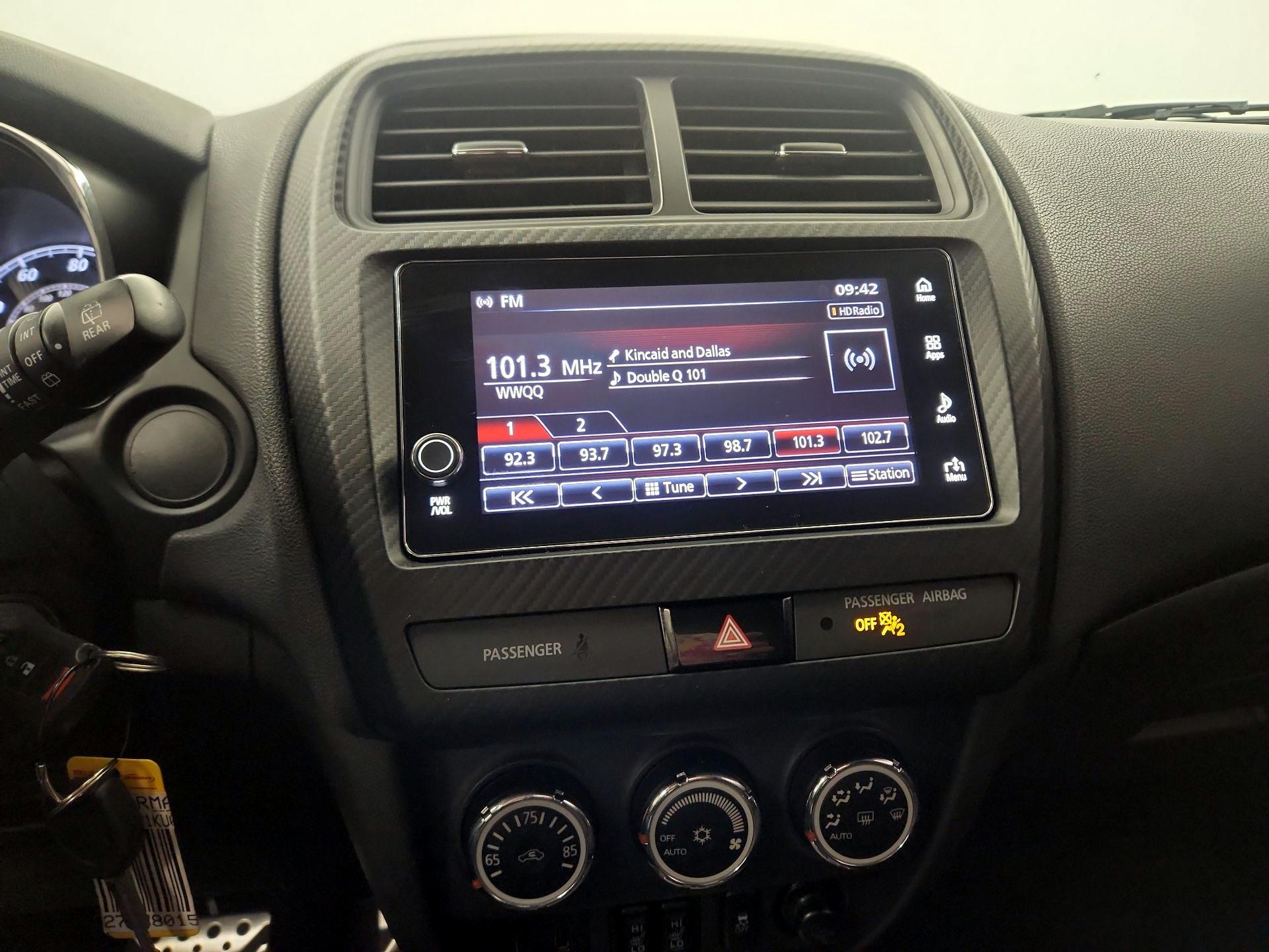 Thumbnail: 2019 Mitsubishi Outlander Sport - 12