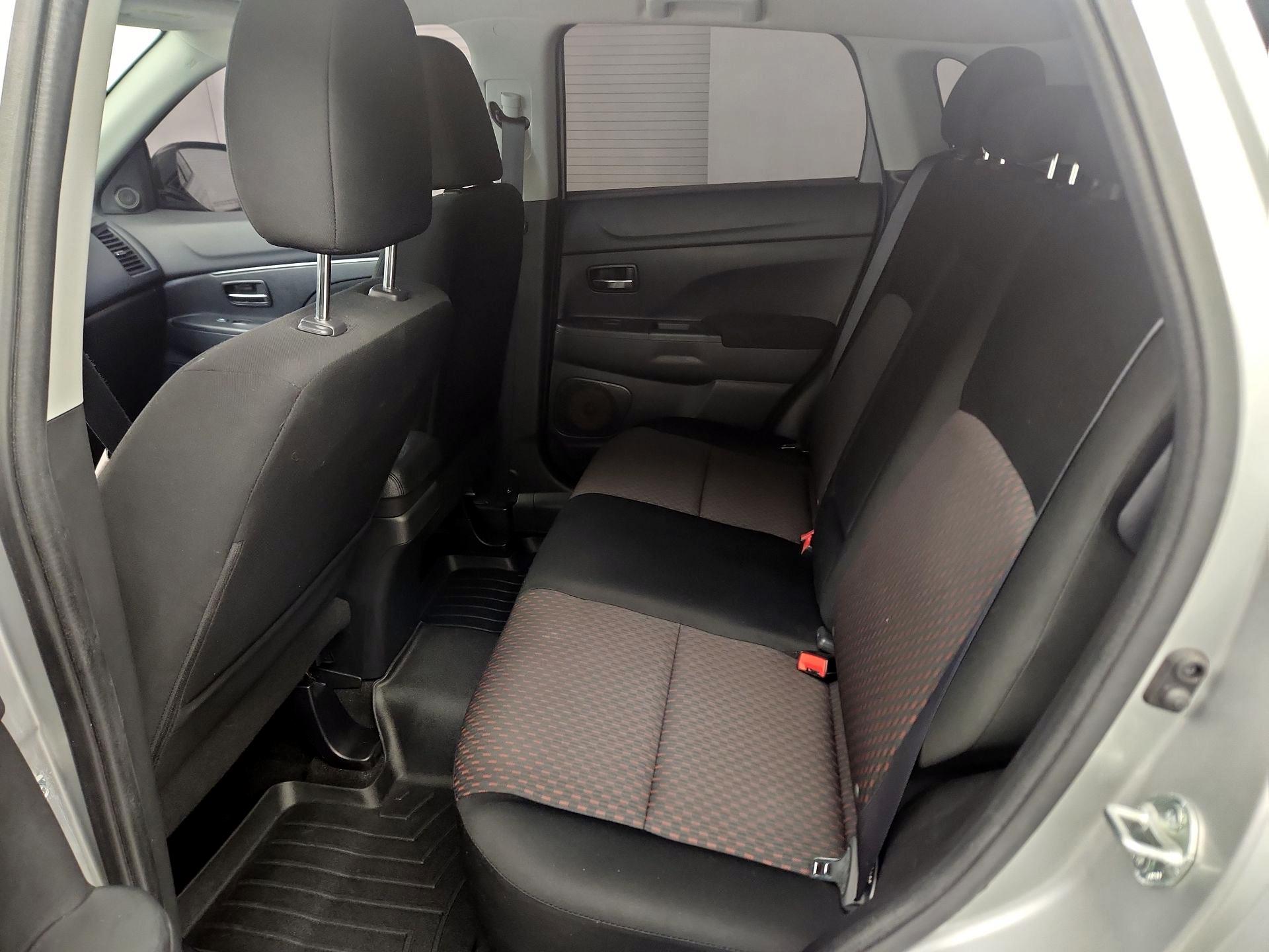 Thumbnail: 2019 Mitsubishi Outlander Sport - 16