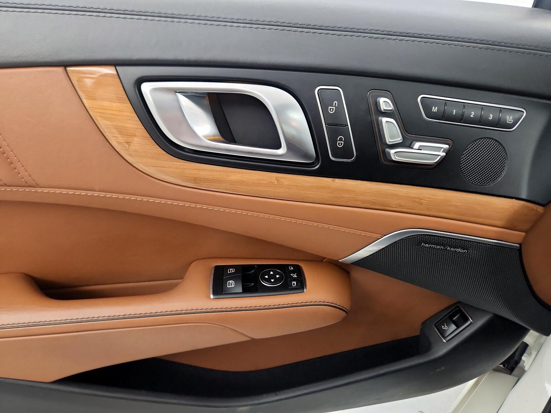 Thumbnail: 2015 Mercedes-Benz SL-Class - 10