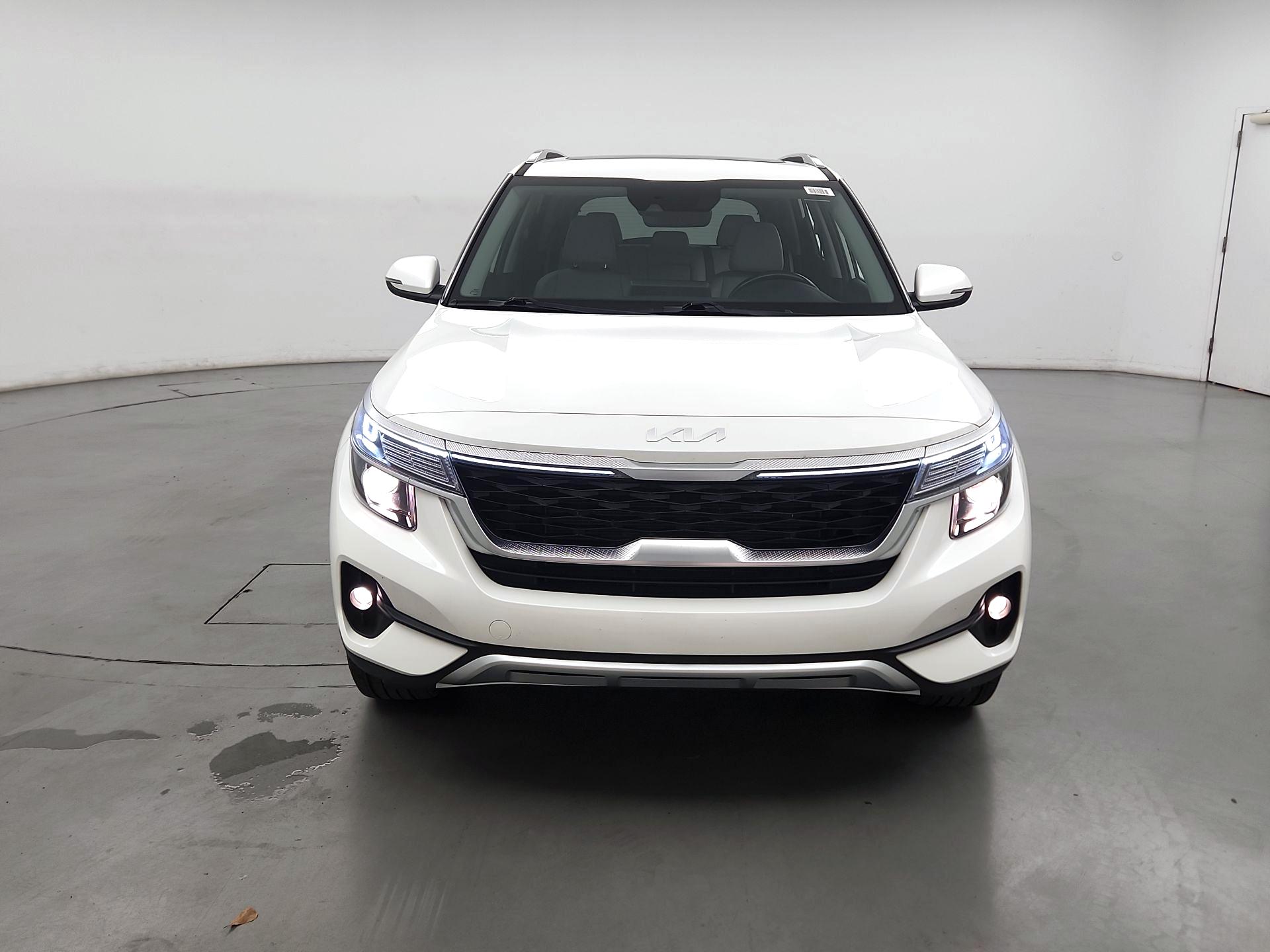 Thumbnail: 2023 Kia Seltos - 2