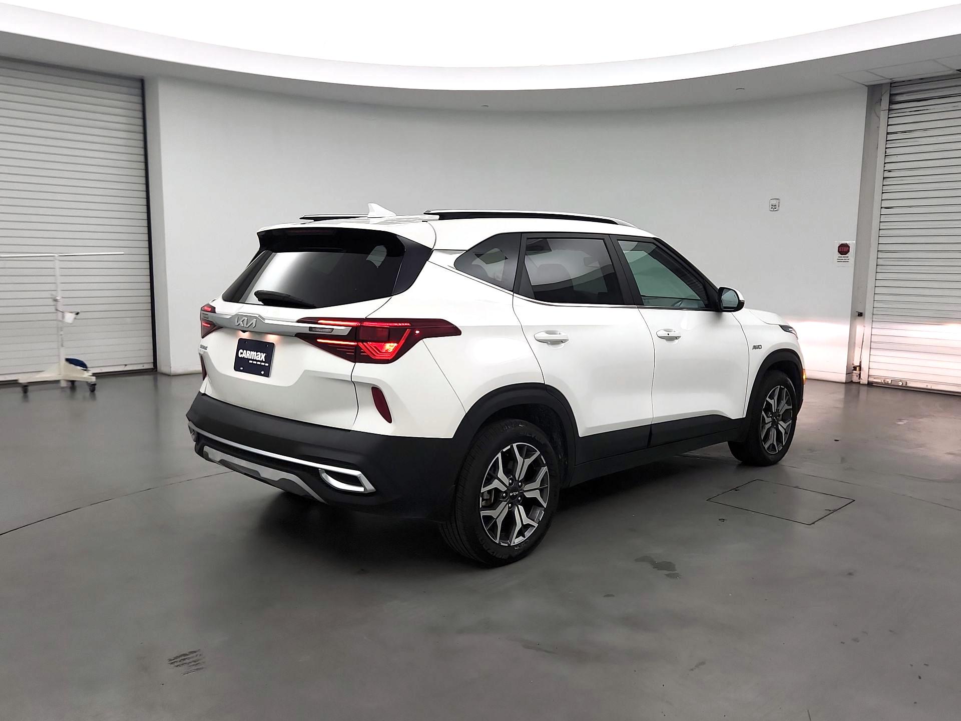 Thumbnail: 2023 Kia Seltos - 5