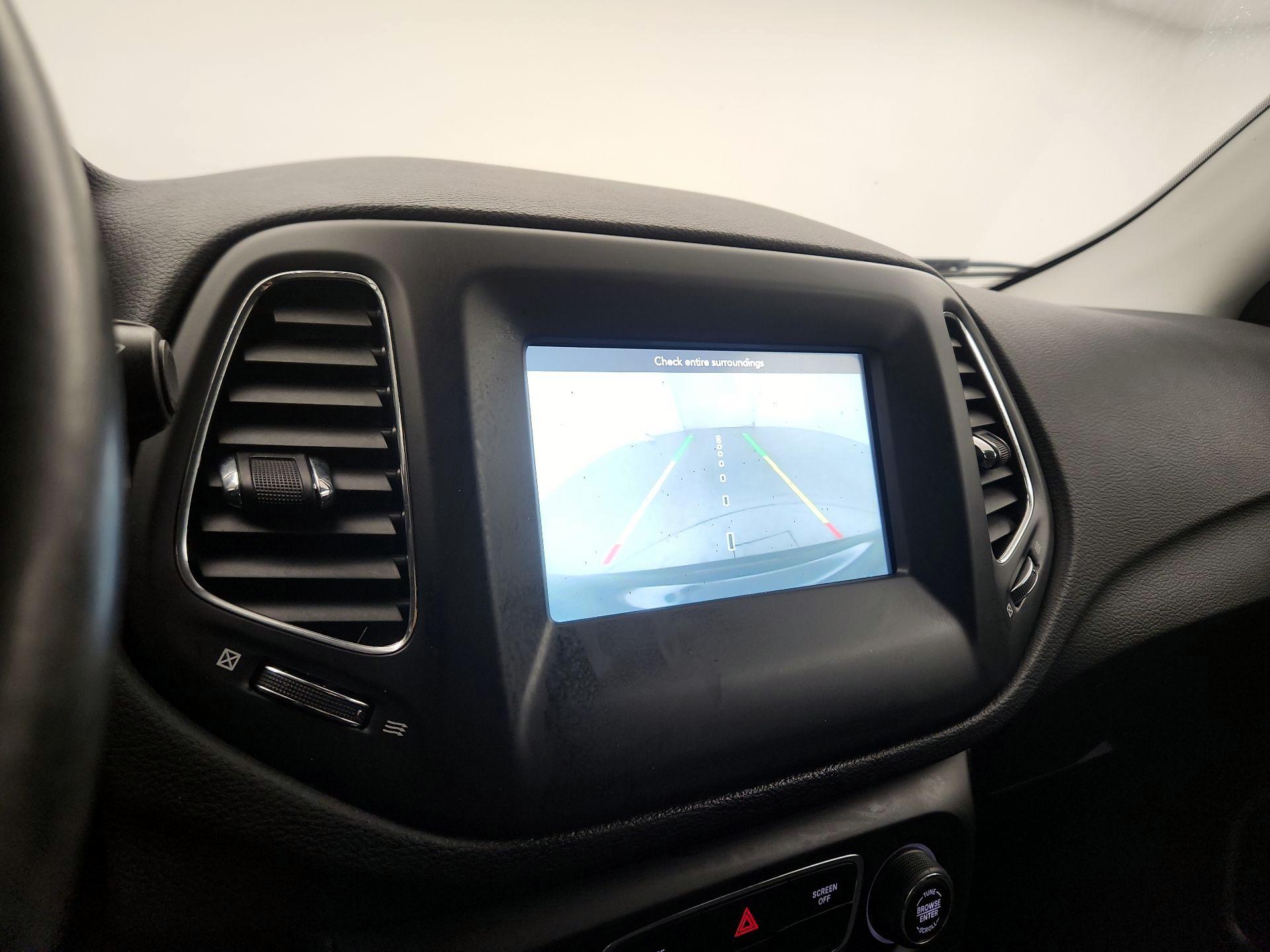 Thumbnail: 2021 Jeep Compass - 14