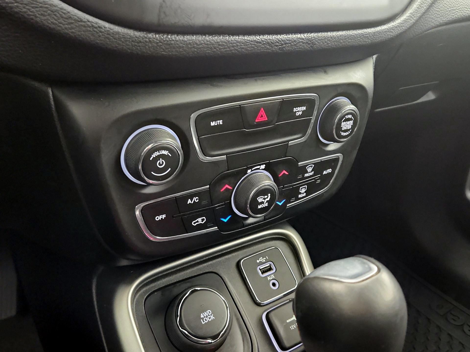 Thumbnail: 2021 Jeep Compass - 16